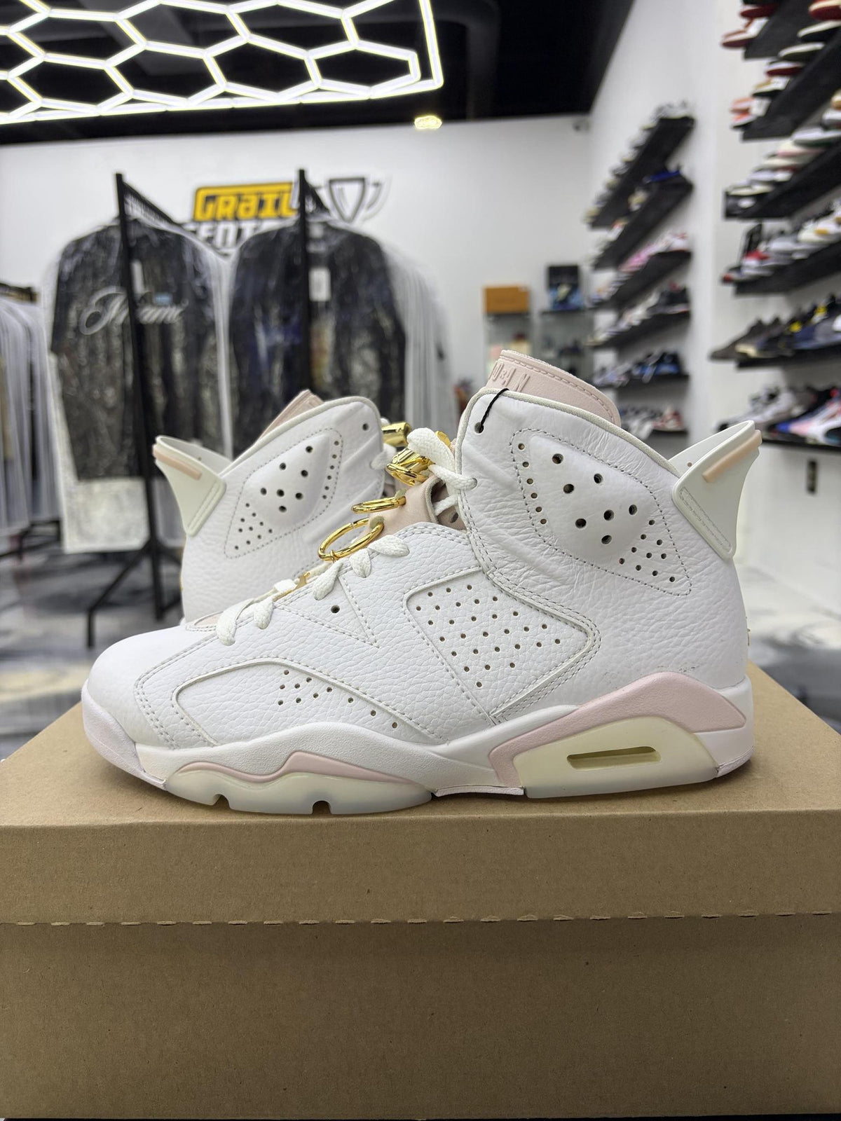 Jordan 6 "Pink White" Used Size 6.5Y/8W