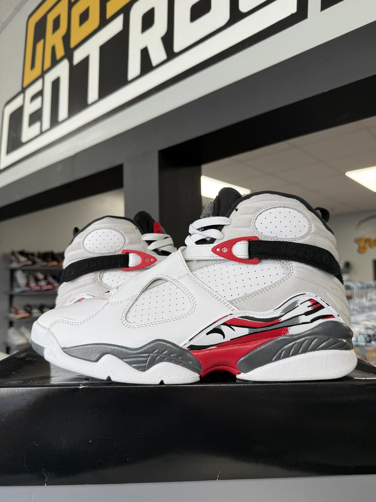 Jordan 8 "Bugs Bunny" Used Size 9.5