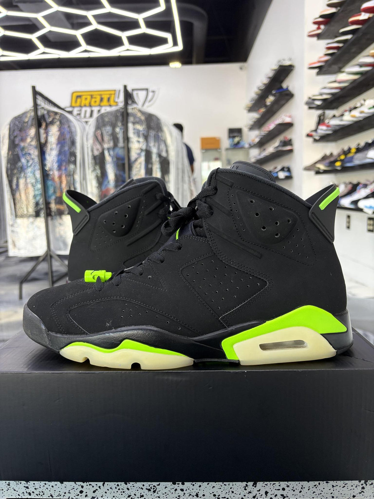 Jordan 6 "Electric Green" Used Size 13