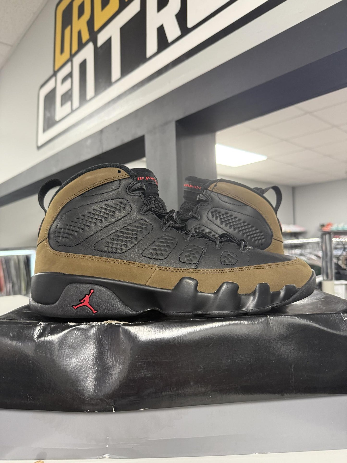 Jordan 9 "Olive" Used Size 11