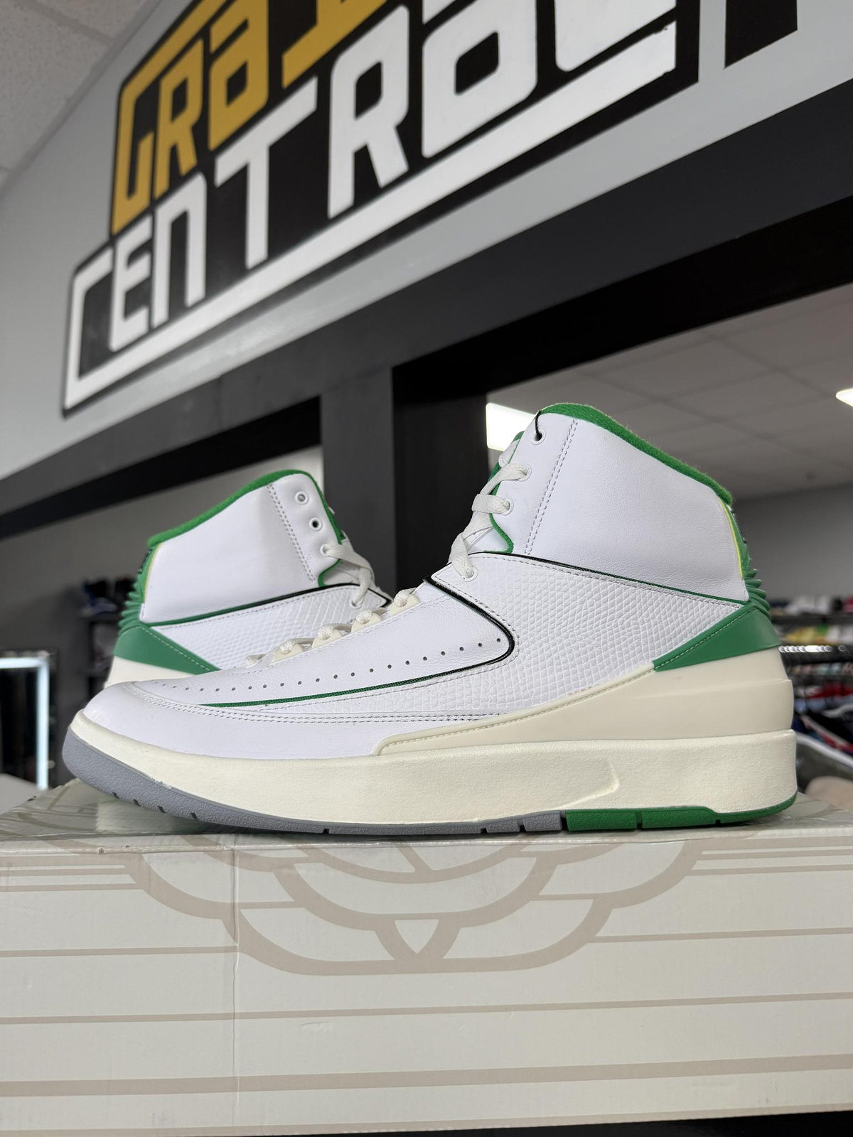 Jordan 2 "Lucky Green" Used Size 13