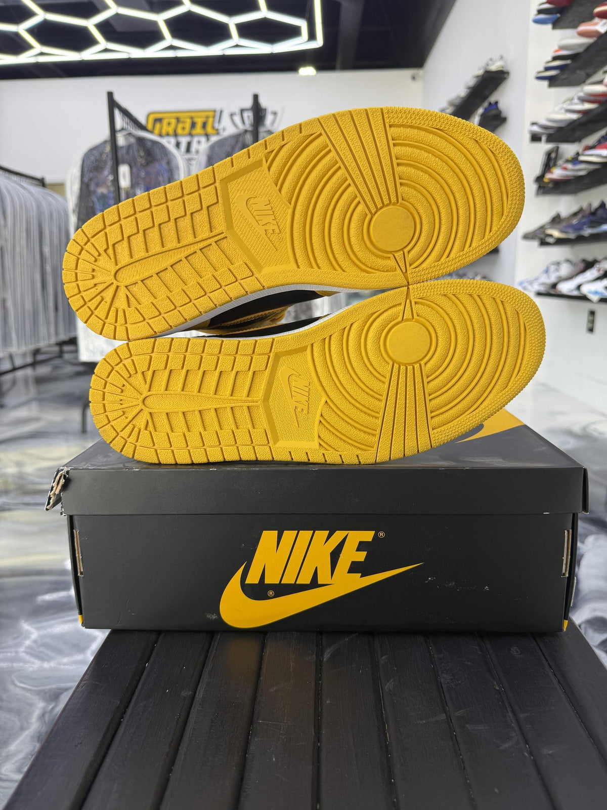 Jordan 1 "Pollen" Used Size 12