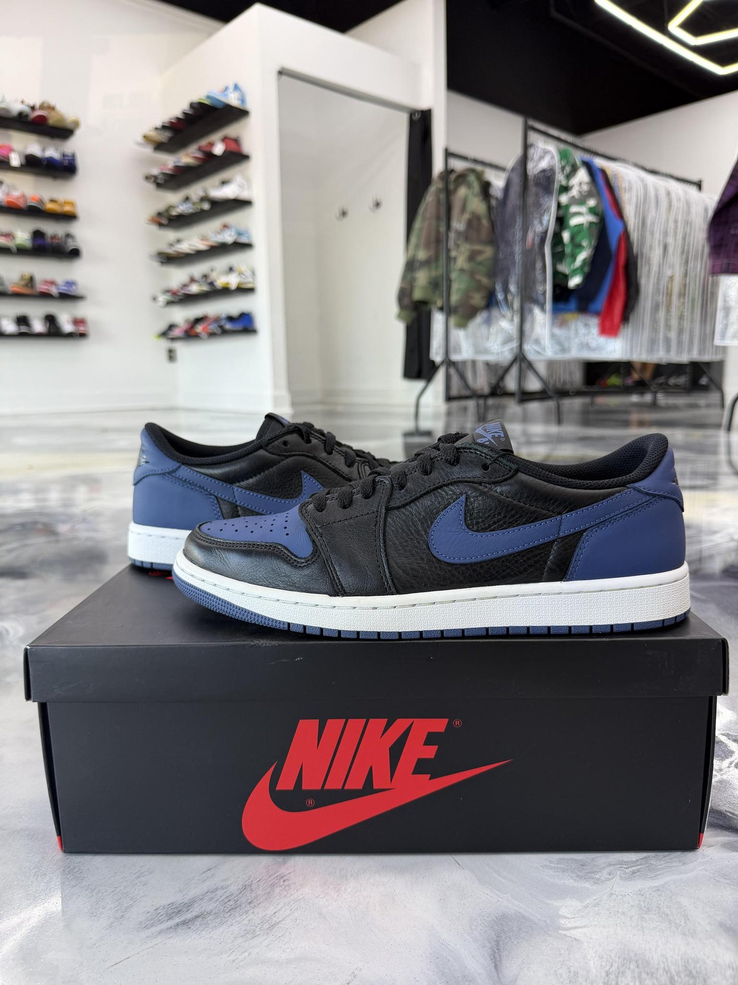 Jordan 1 Low "Valerian Blue" Used Size 11