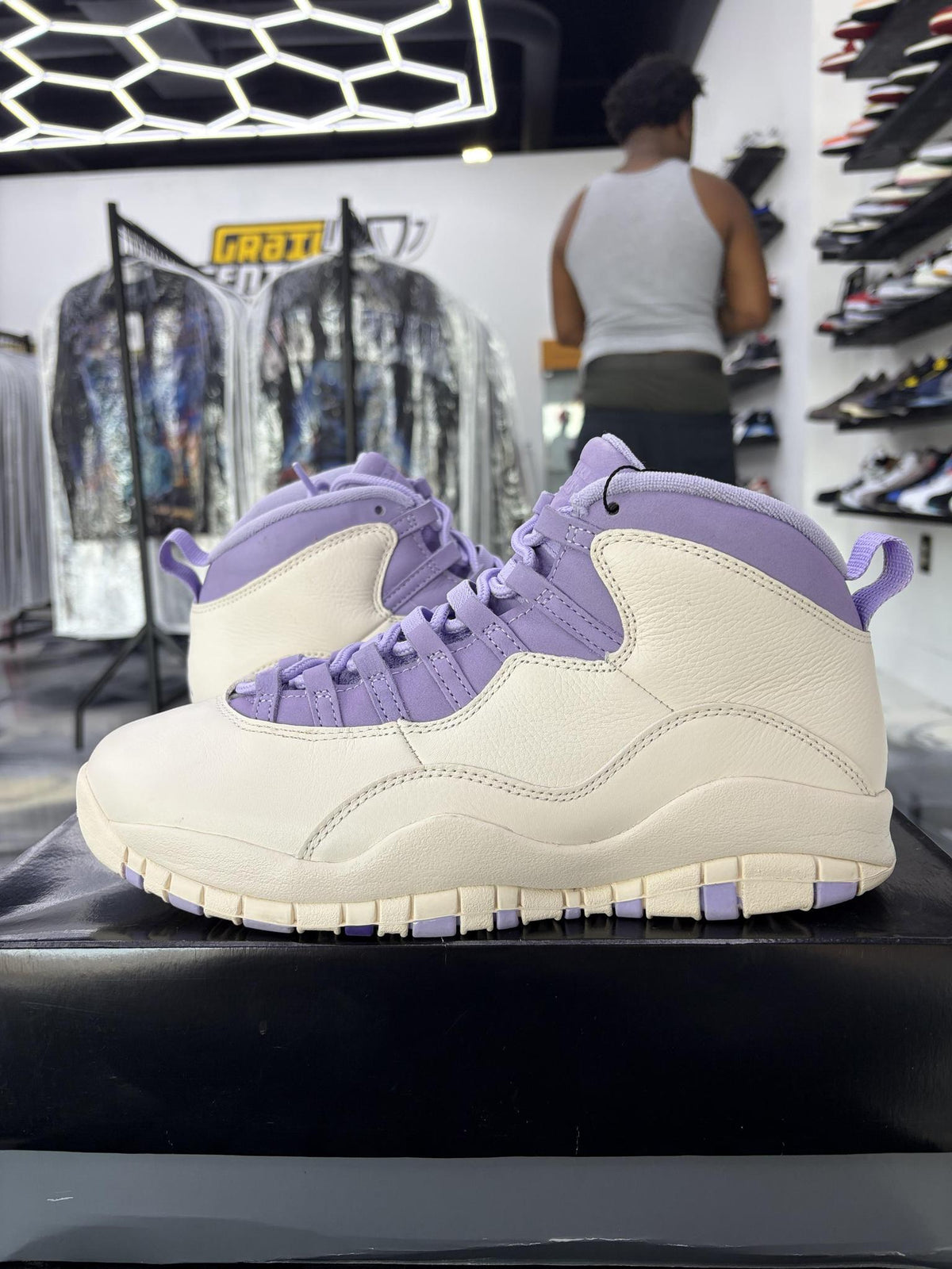 Jordan 10 "Hydrangeas" Used Size 9