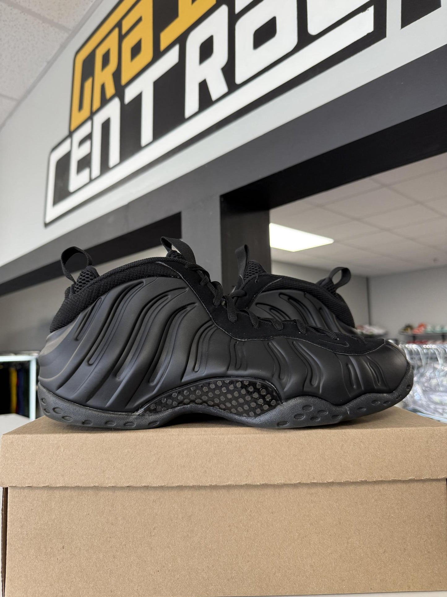 Nike Foamposite "Anthracite" Used Size 14