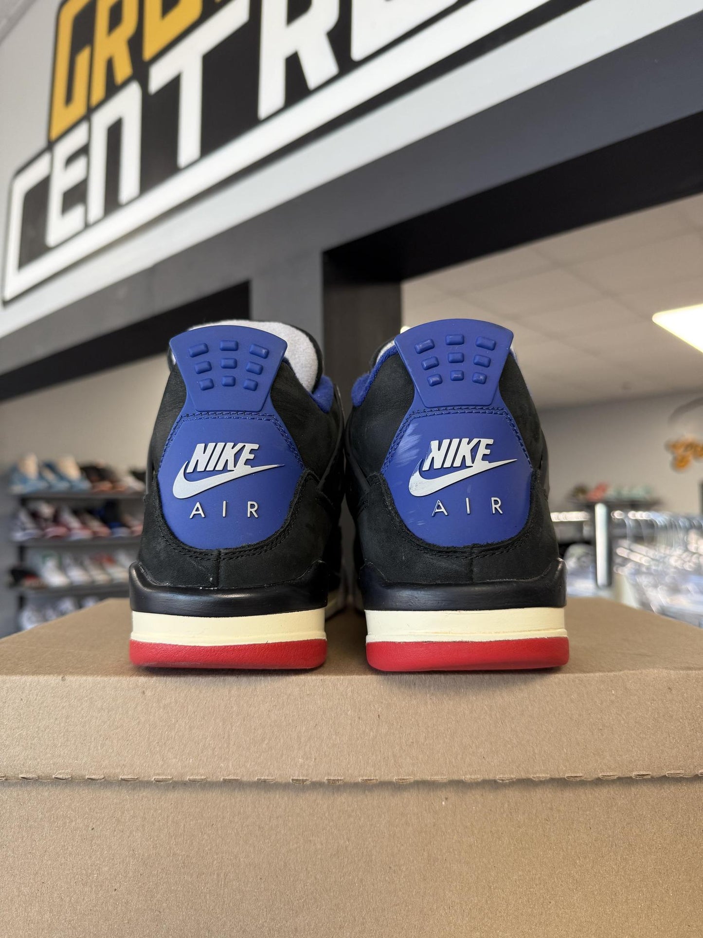 Jordan 4 "Rare Air" Used Size 7Y/8.5W