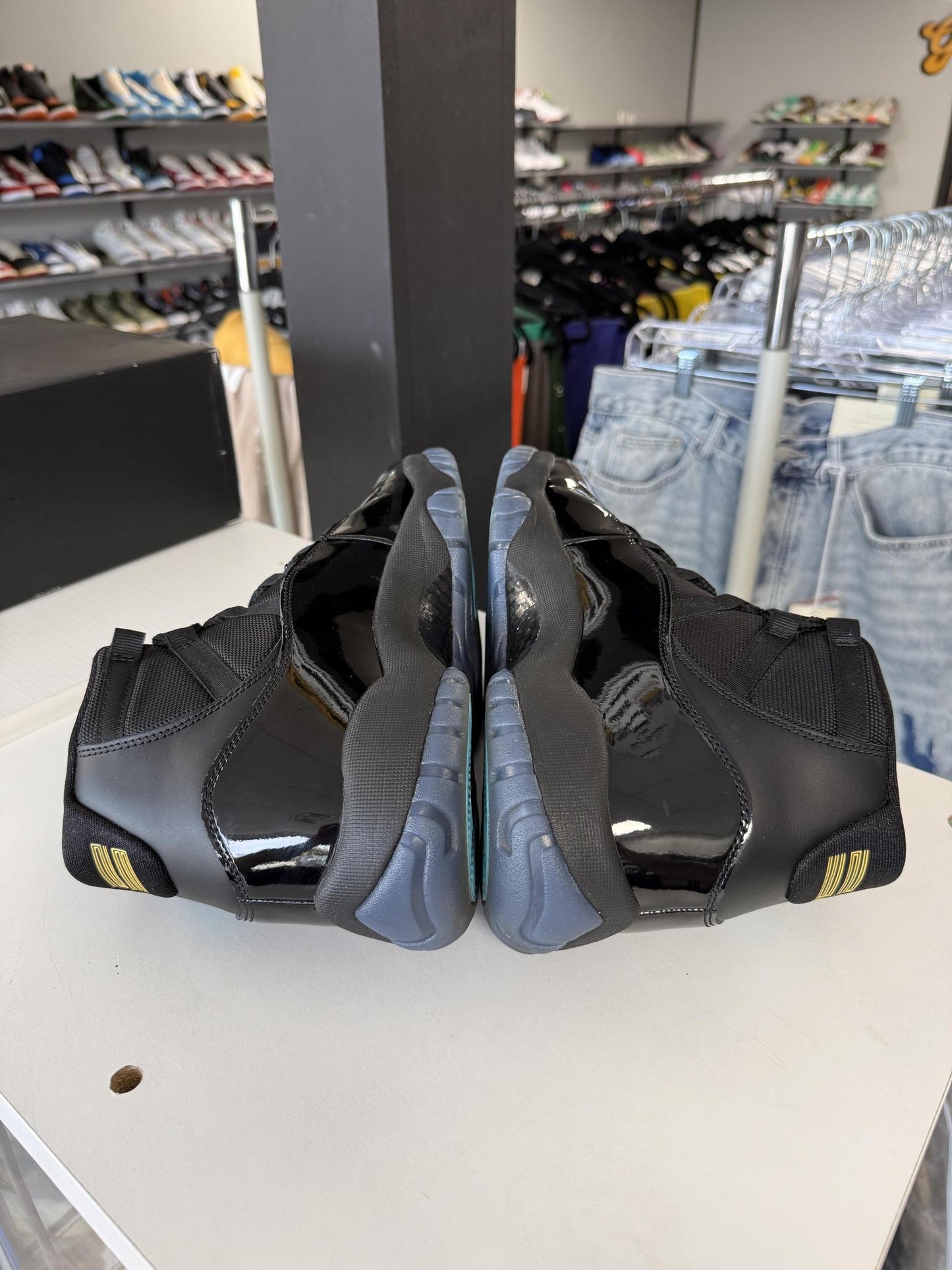 Jordan 11 "Gamma" Used Size 10