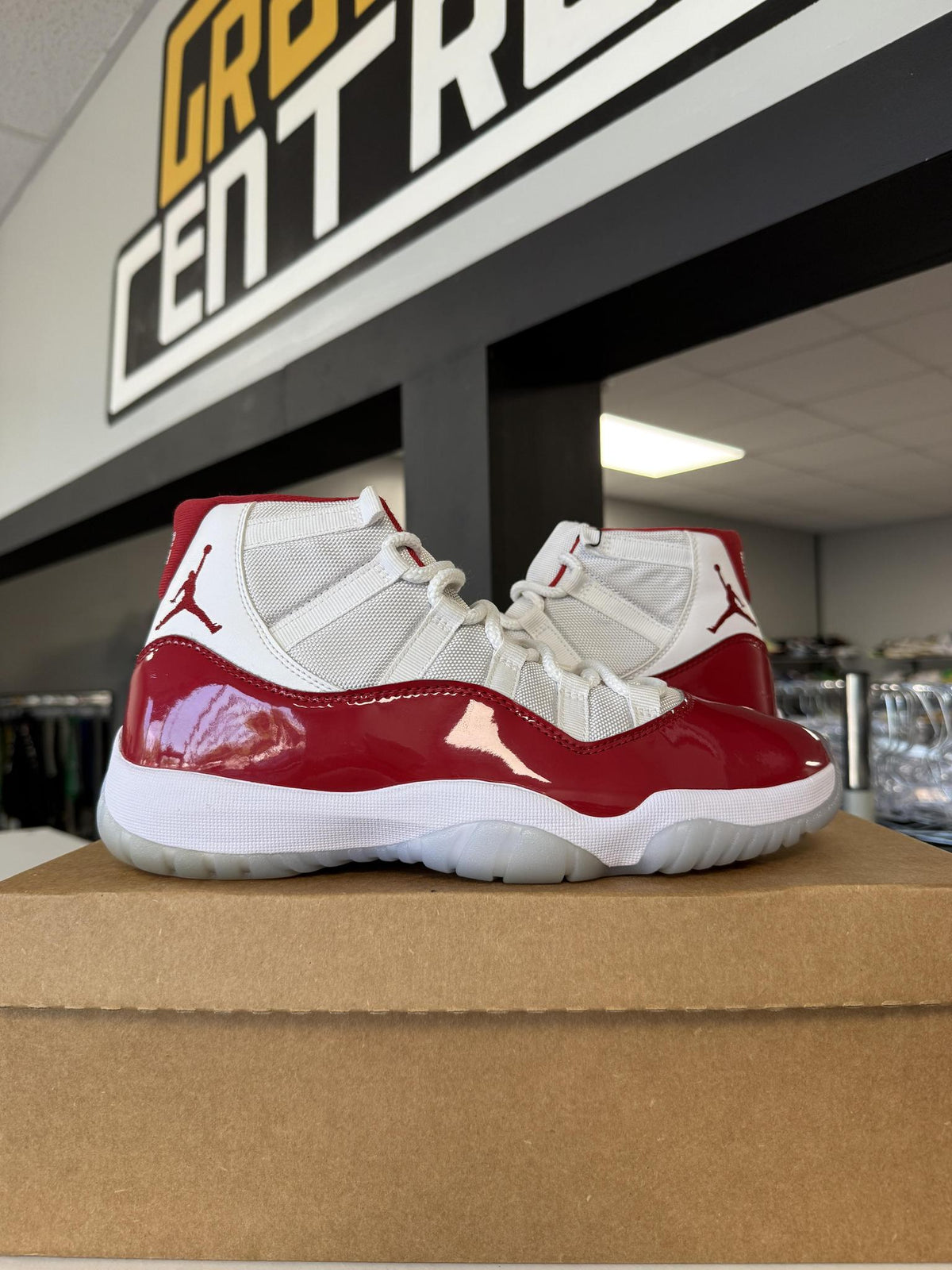 Jordan 11 "Cherry" Used Size 9