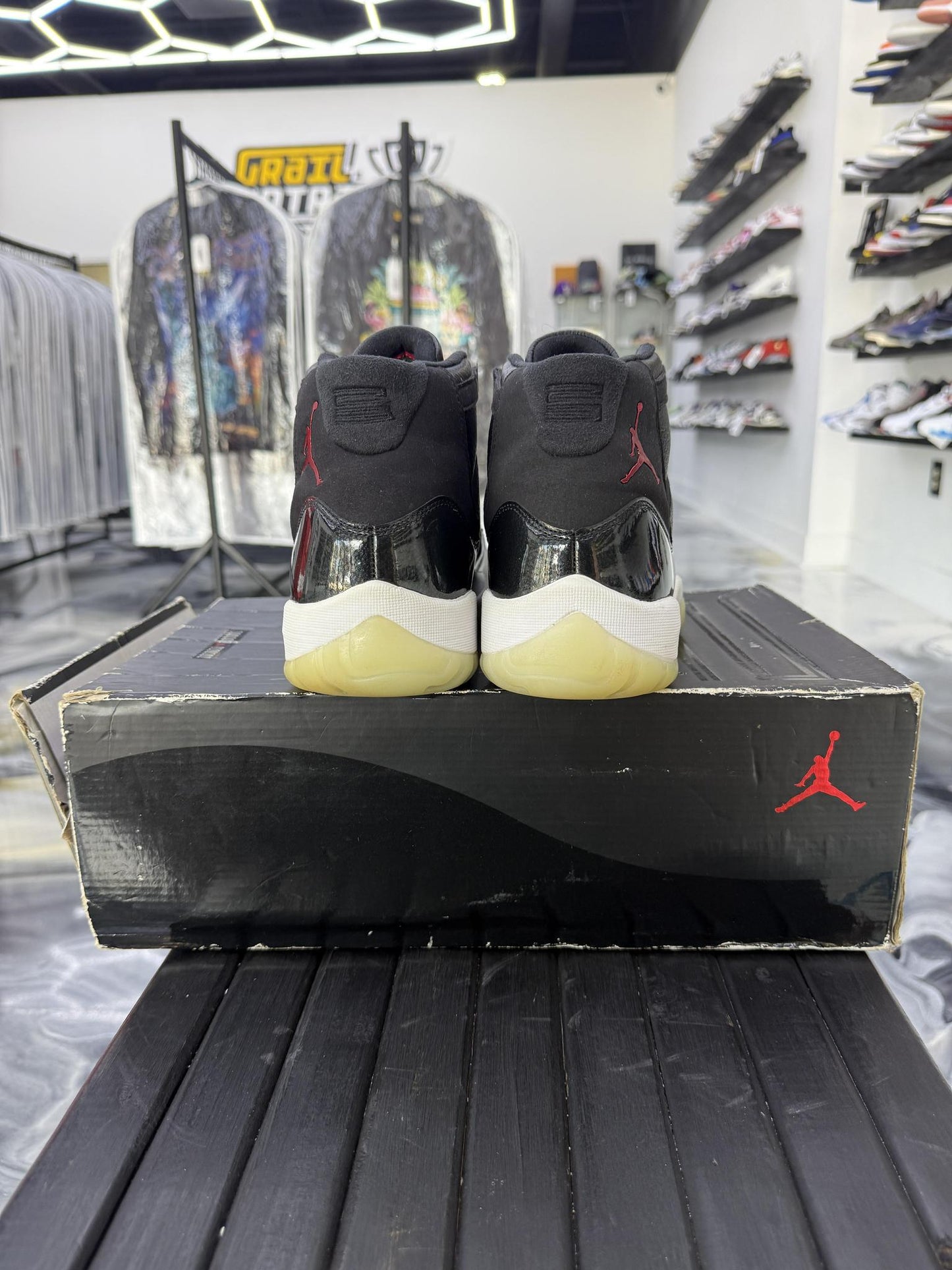 Jordan 11 "72-10" Used Size 11