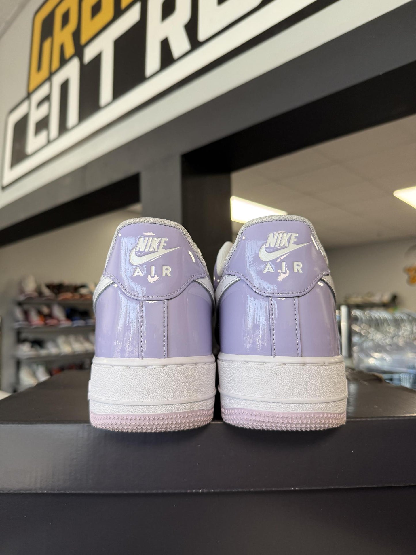 Nike Air Force 1 Low "Hydrangeas Patent" Used Size 11.5