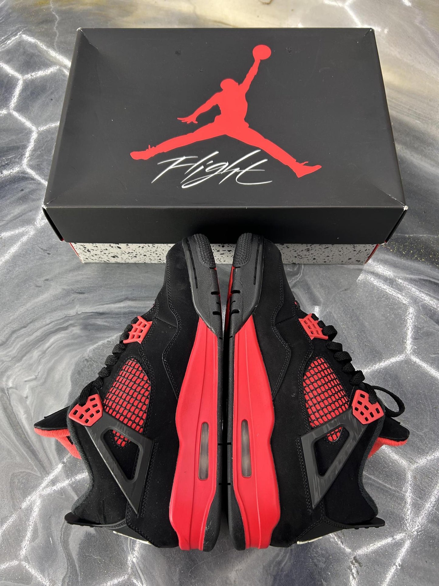 Jordan 4 "Red Thunder" Used Size 8.5