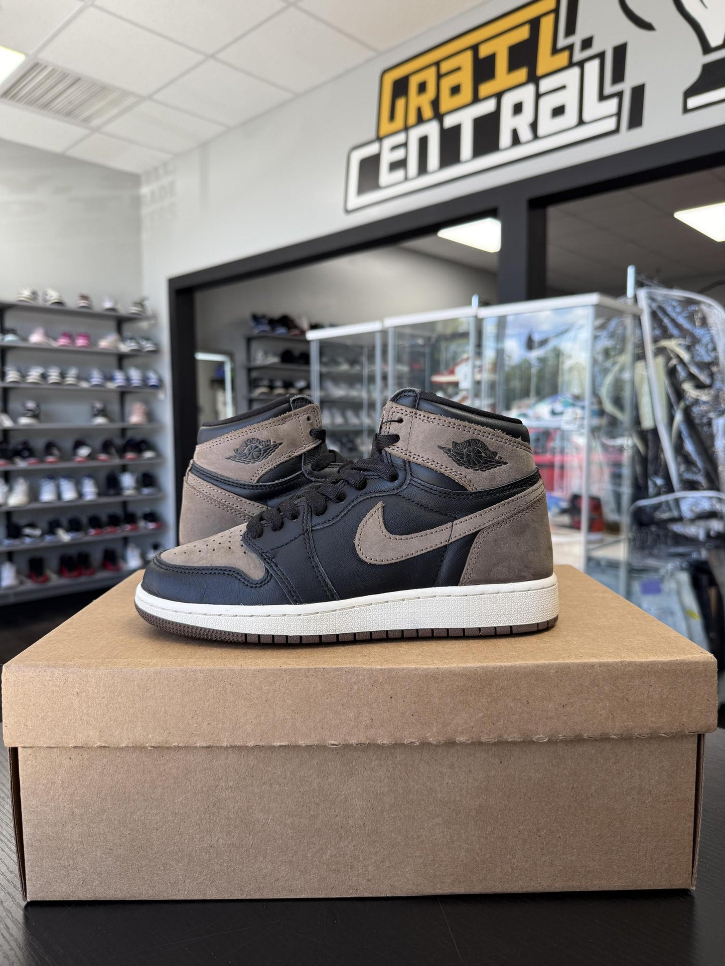 Jordan 1 "Palomino" Used Size 4Y/5.5W