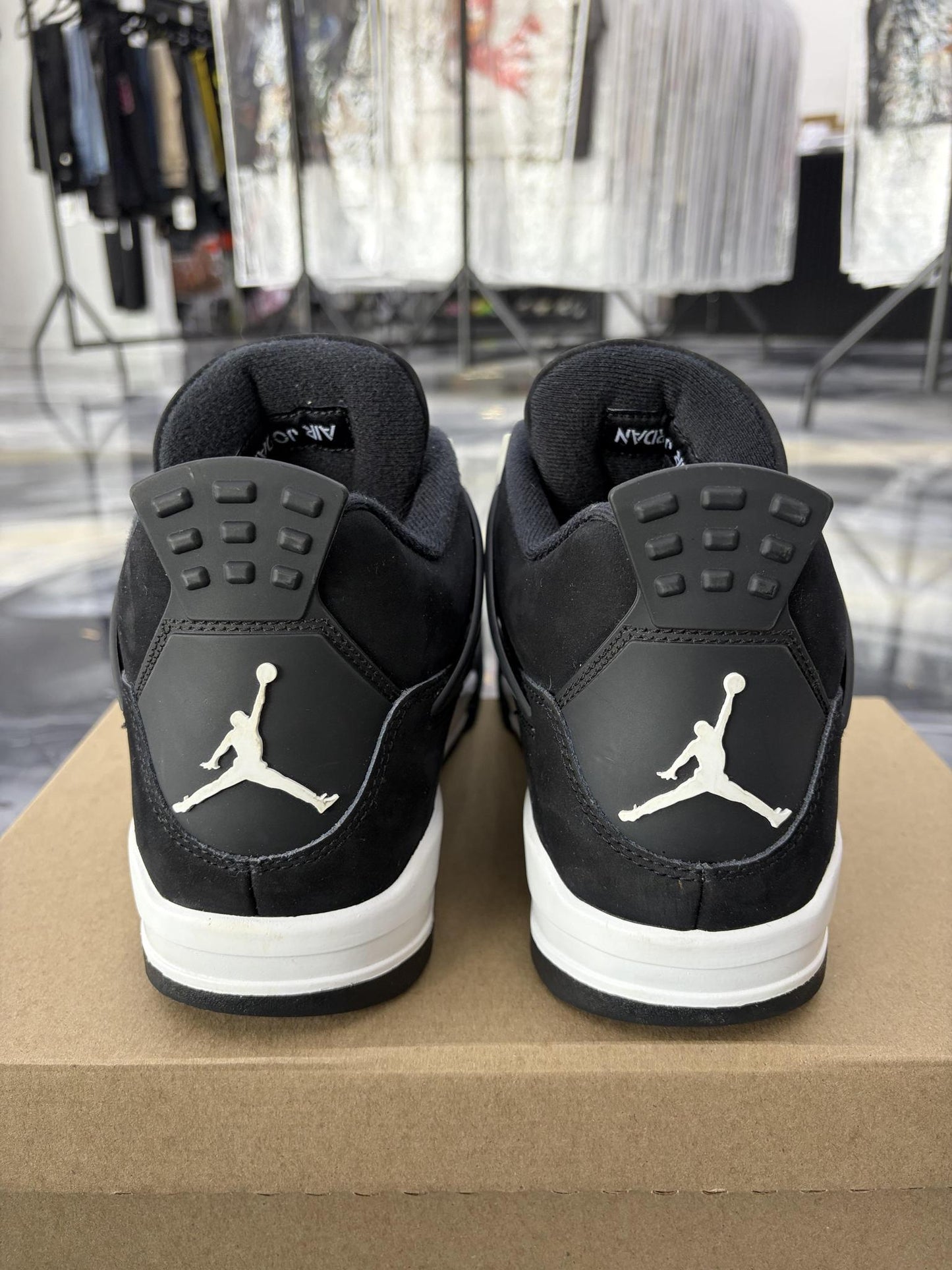 Jordan 4 "White Thunder" Used Size 10