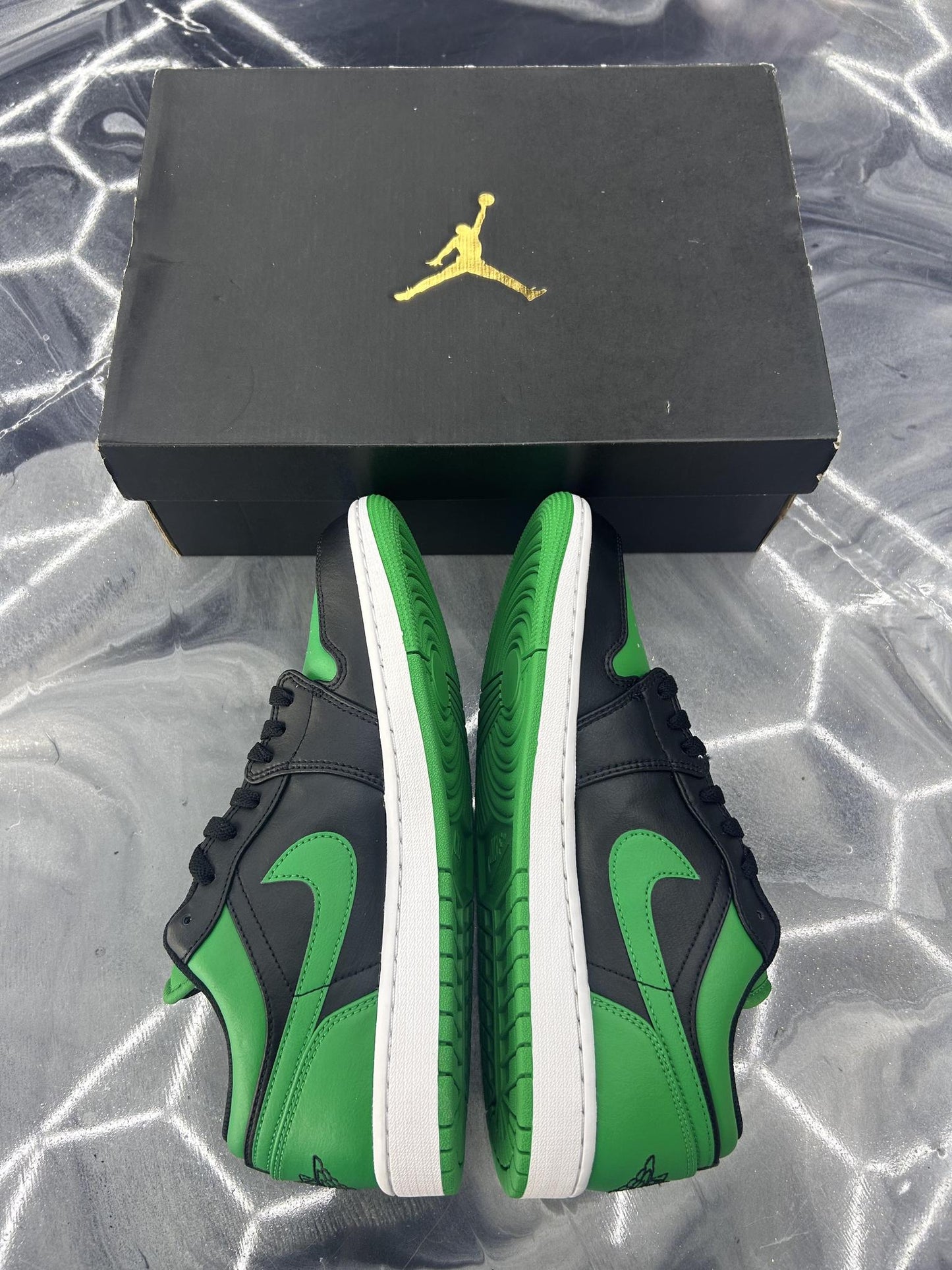 Jordan 1 Low "Black Green" Size 9