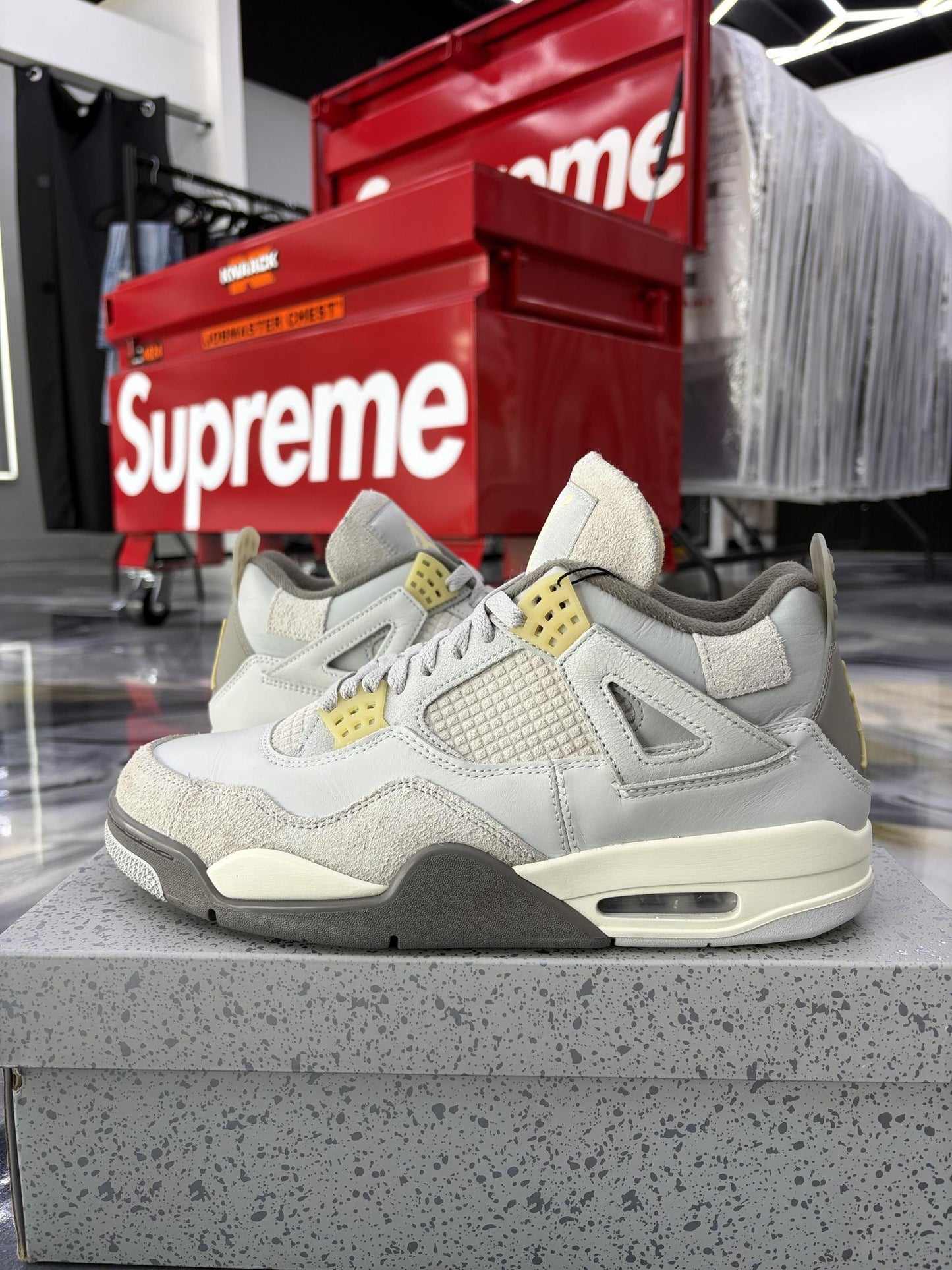 Jordan 4 "Craft Photon" Used Size 11