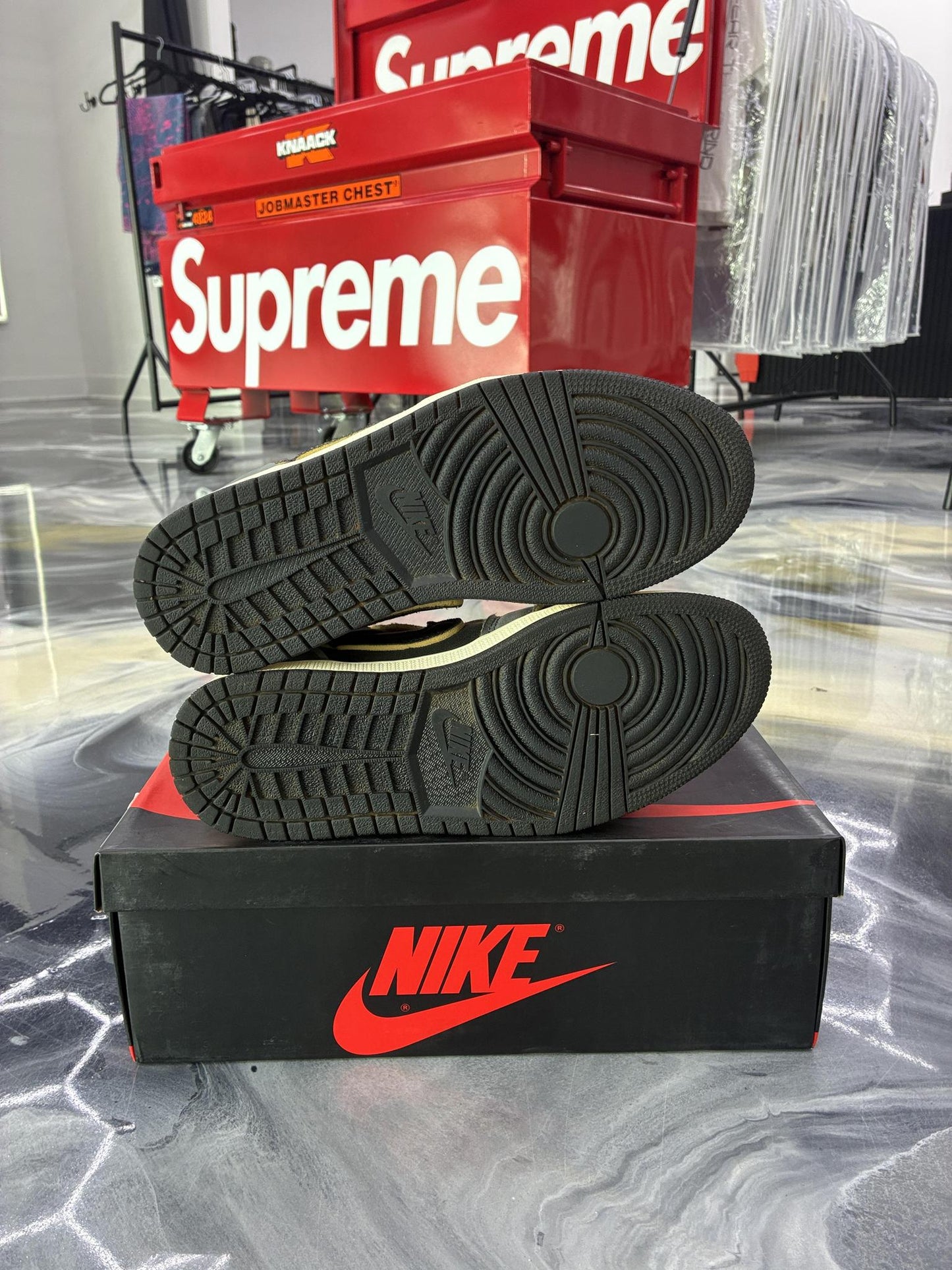 Jordan 1 Low "Black Smoke Grey" Used Size 9