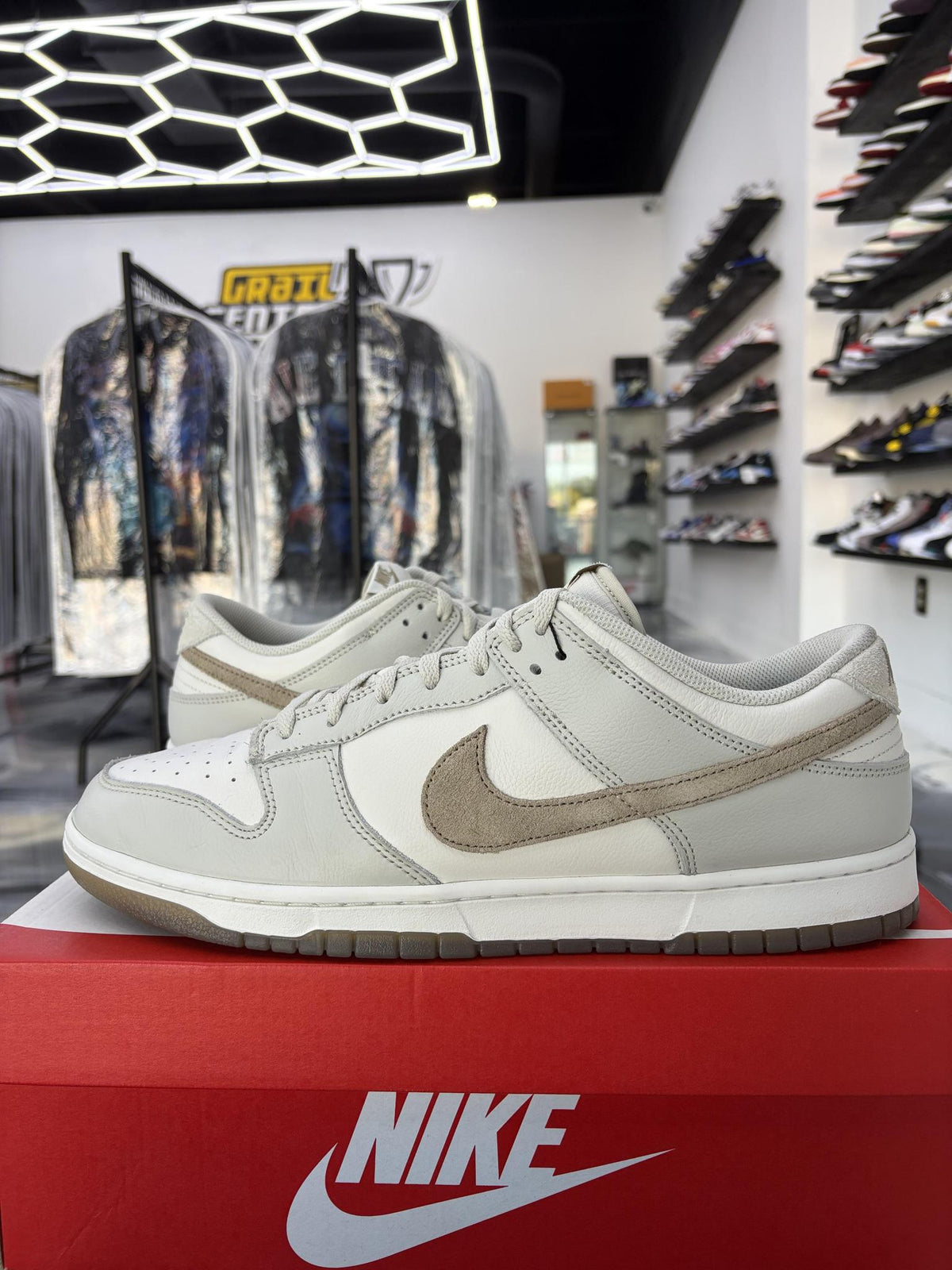 Dunk Low "Light Carbon" Used Size 14