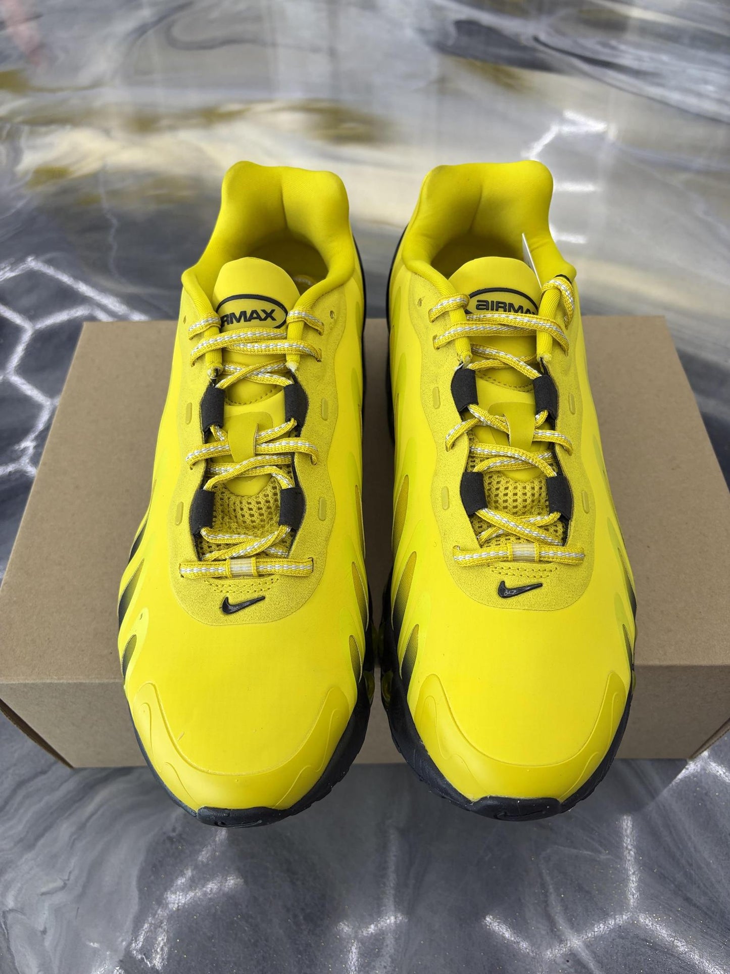 Nike Air Max Dn8 "Bright Citron" Used Size 10