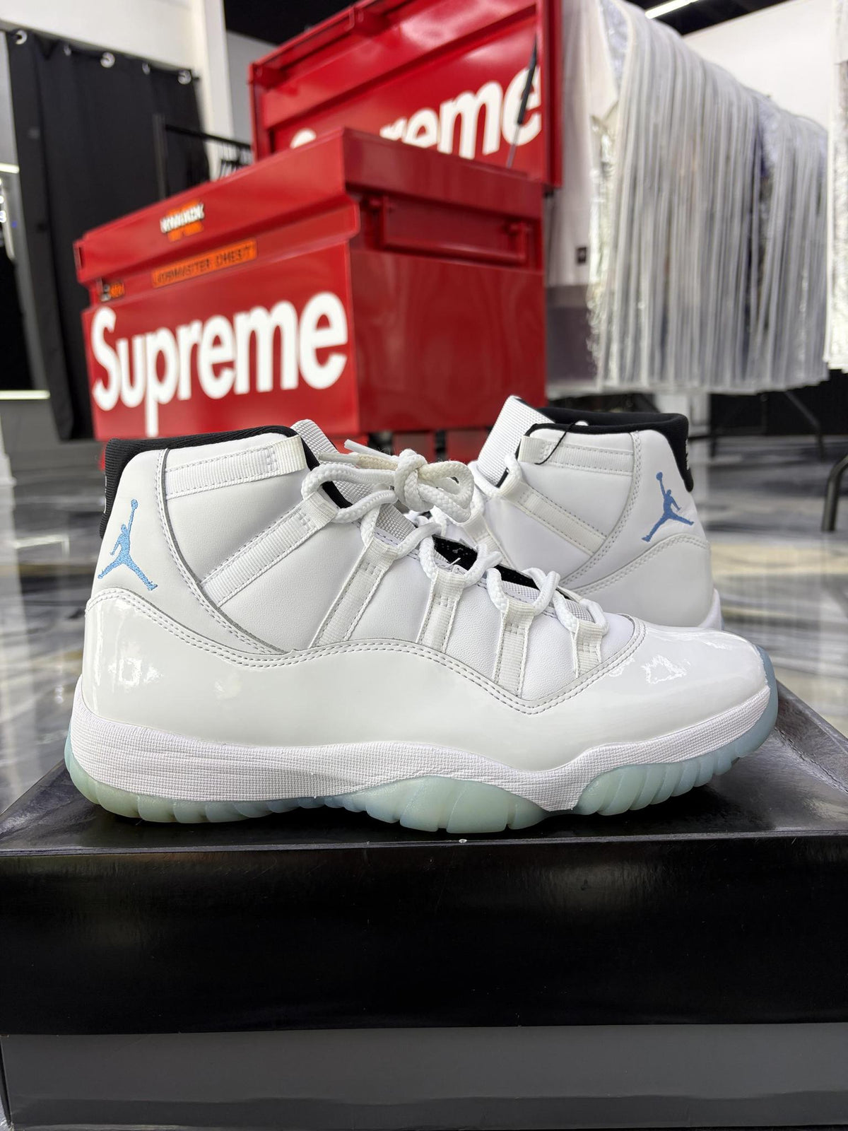 Jordan 11 "Legend Blue" Used Size 10