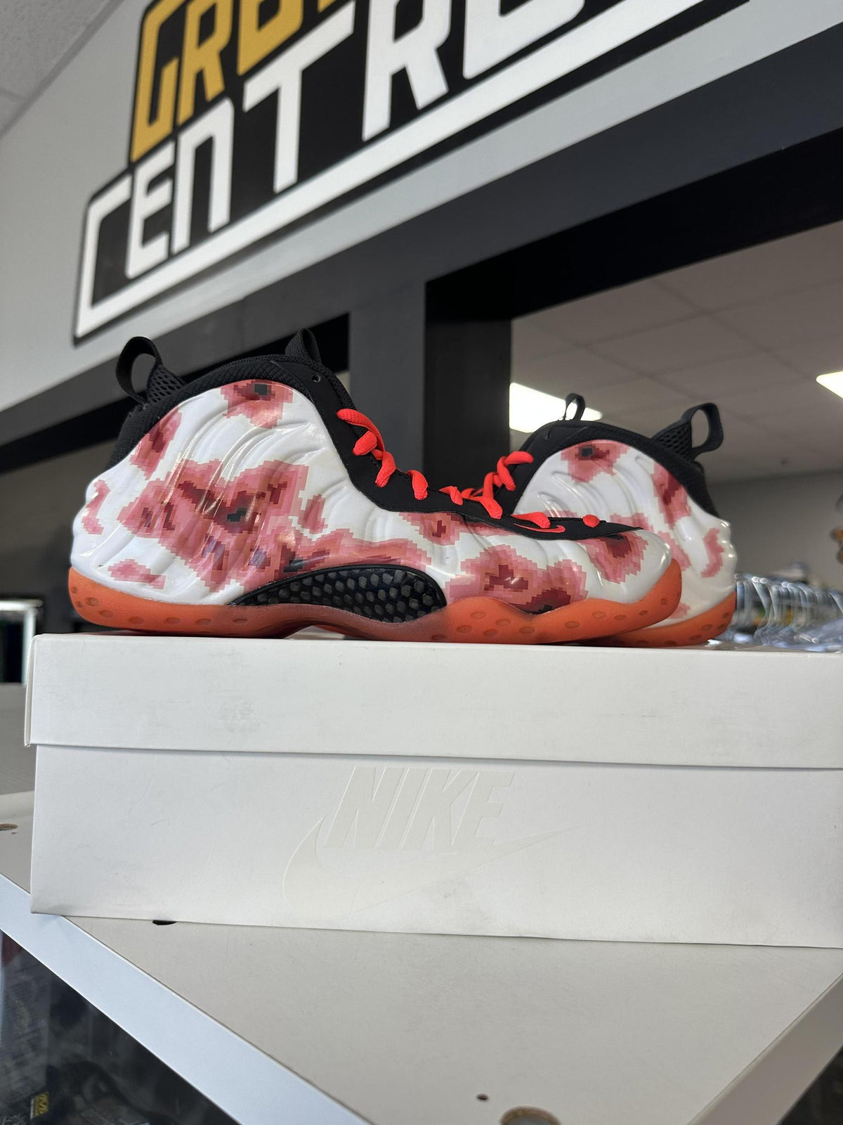 Foamposite "Thermal Map" Used Size 9.5