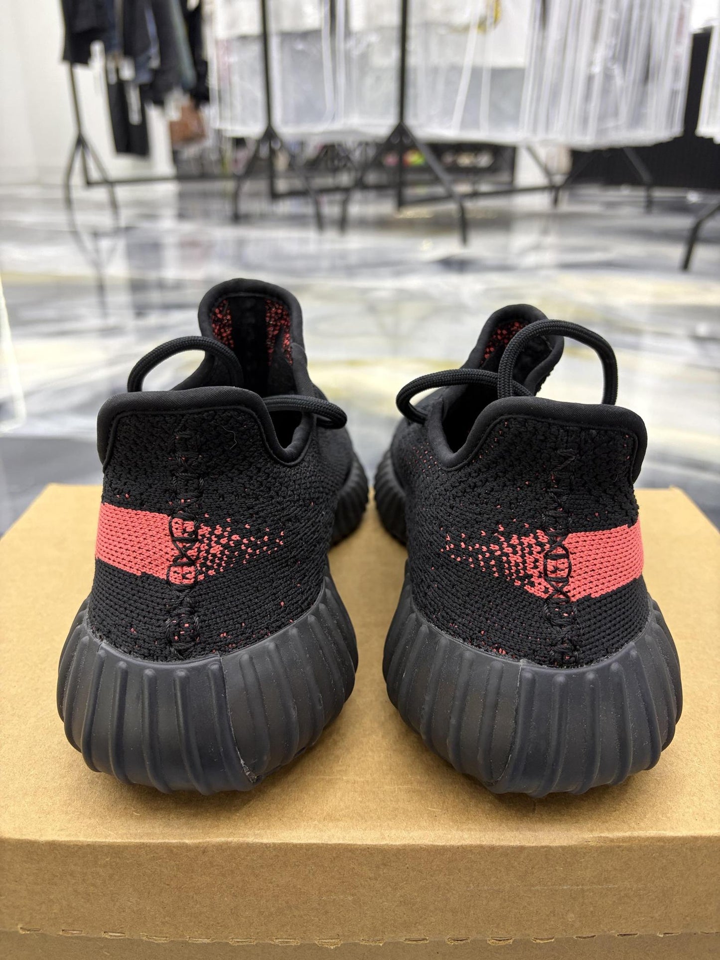 Yeezy 350 "Core Red" Used Size 6.5Y/8W