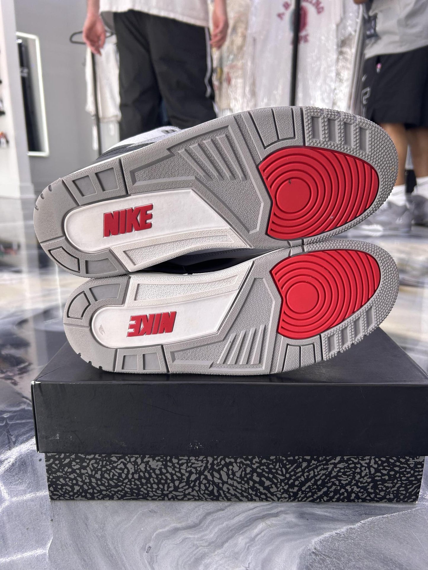 Jordan 3 Tinker "Black Fire Red" Used Size 9