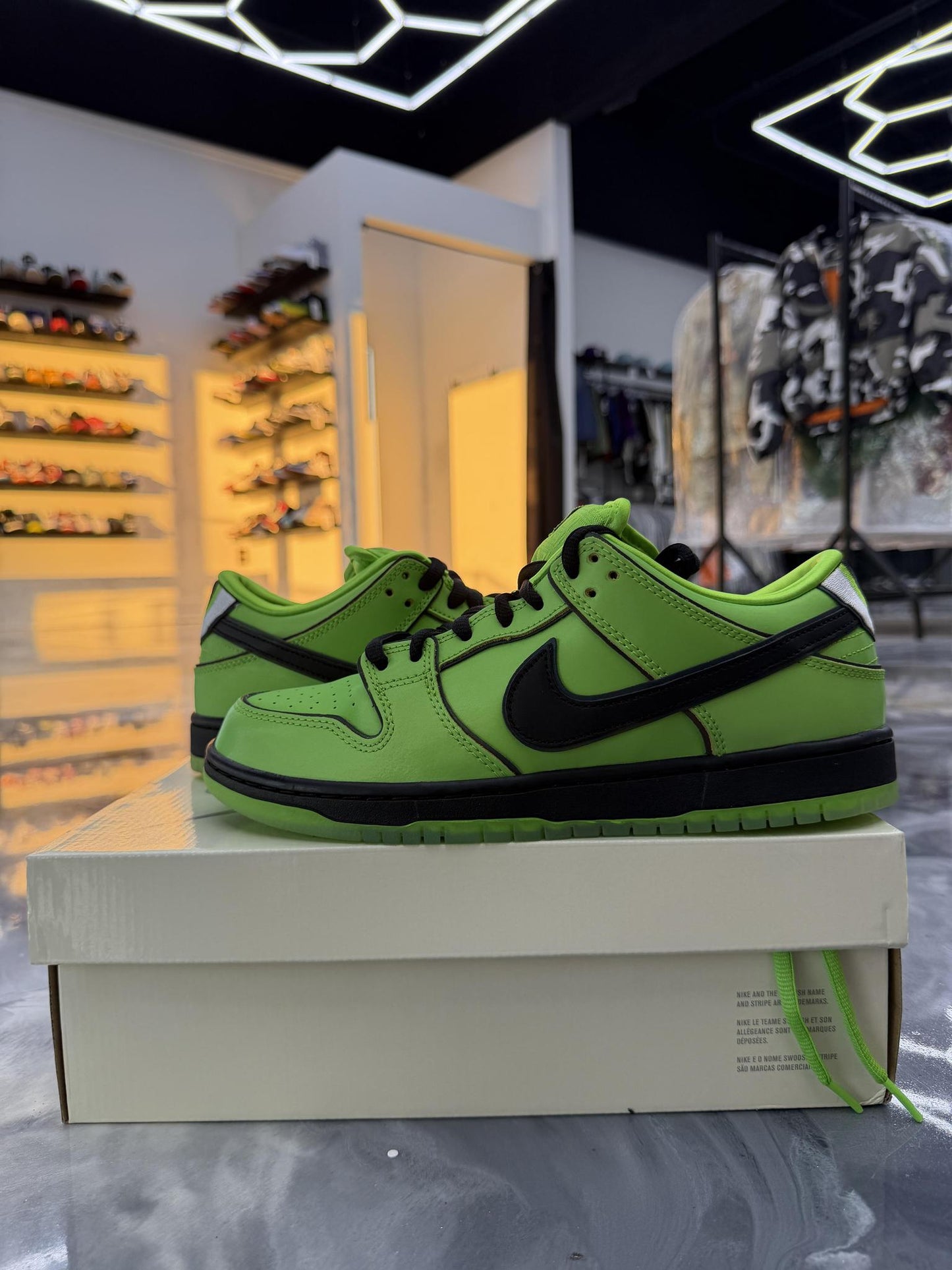 Nike SB Dunk Low "Buttercup" Used Size 9