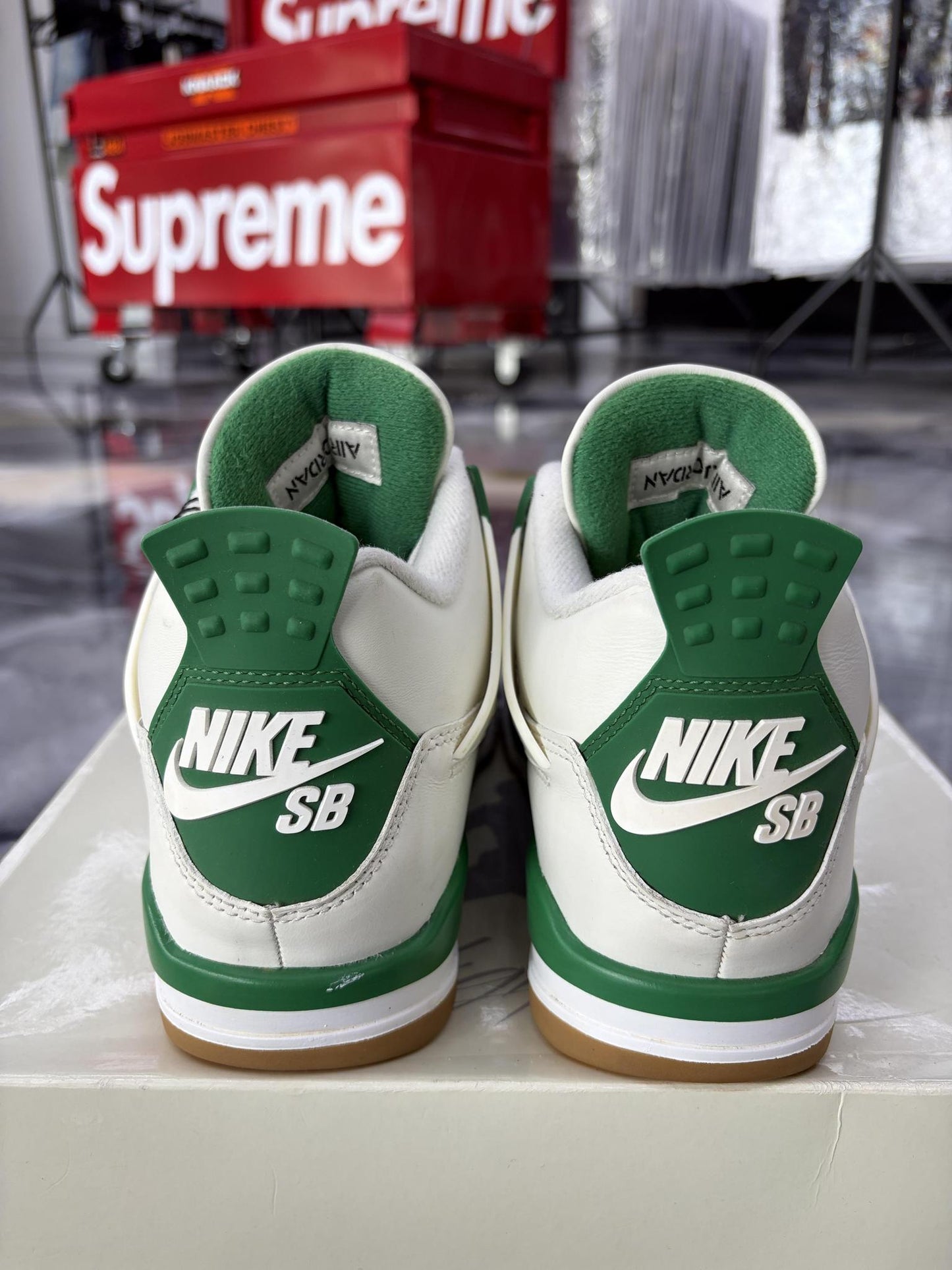 Jordan 4 SB "Pine Green" Used Size 6Y/7.5W