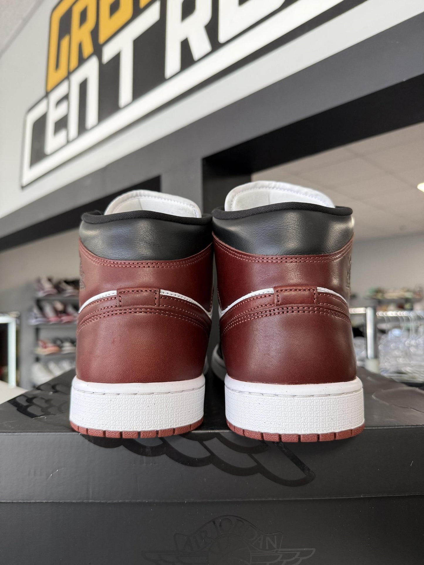Jordan 1 Mid "Dark Pony" Used Size 13