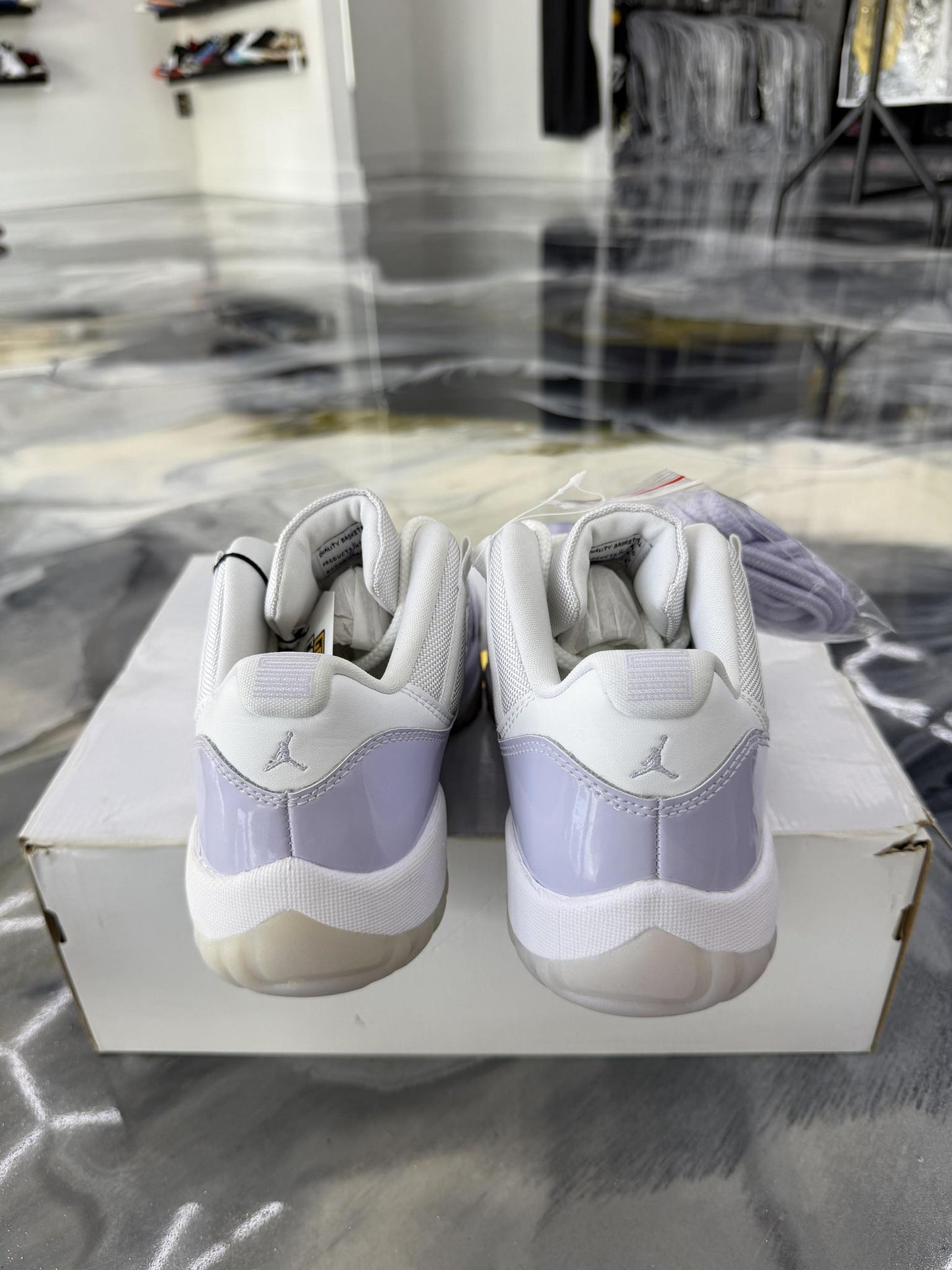 Jordan 11 "Pure Violet" Used Size 10W/8.5M
