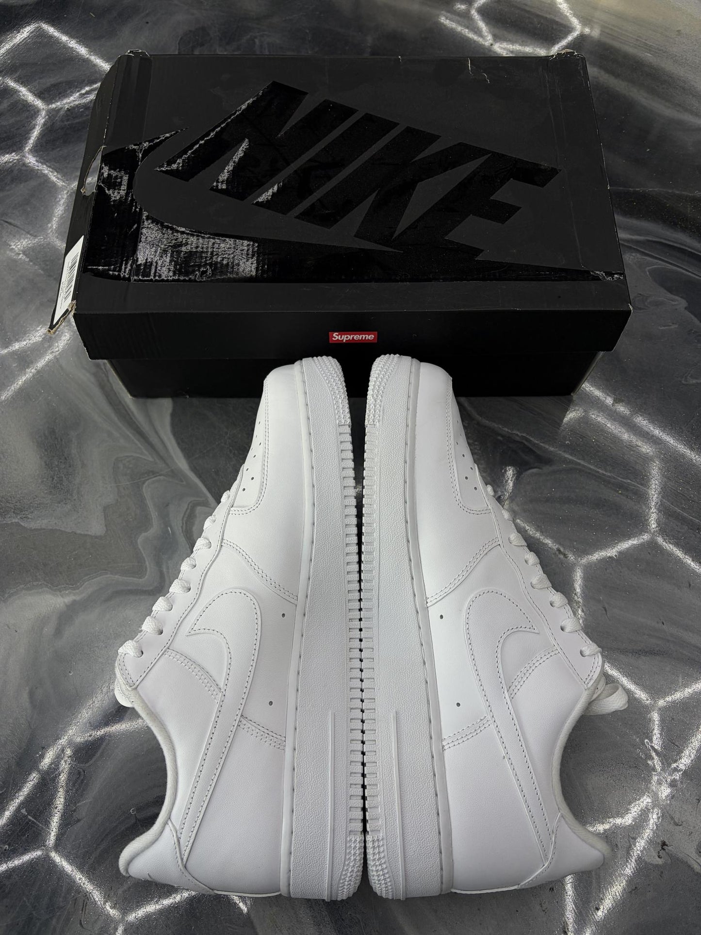 Nike Air Force One Low Supreme "White" Used Size 13