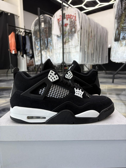 Jordan 4 "White Thunder" Used Size 10.5