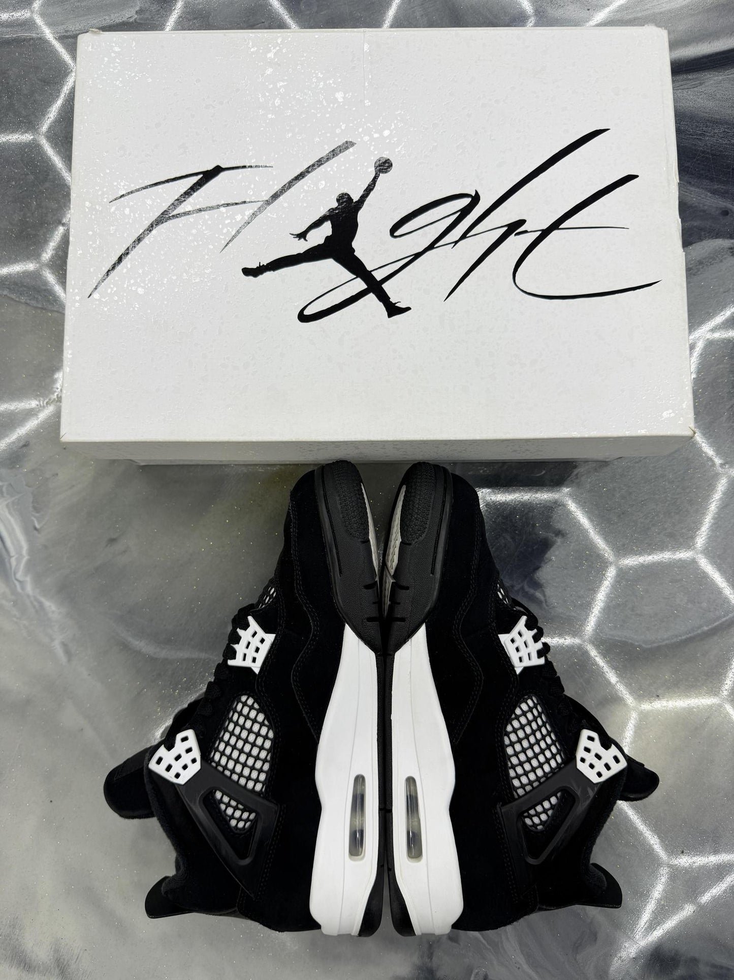 Jordan 4 White Thunder Used Size 8