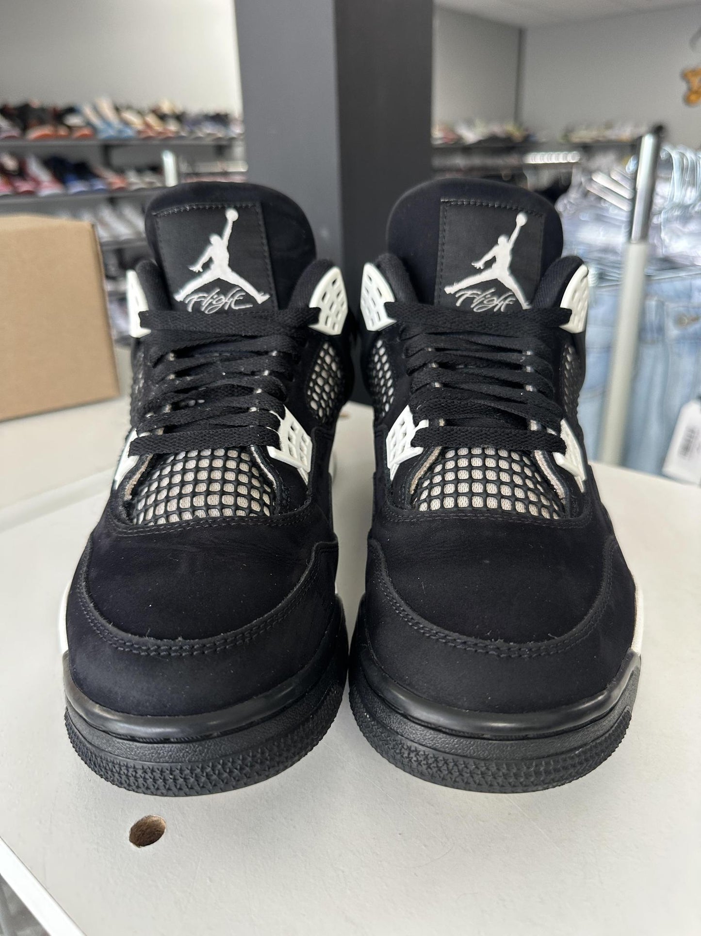 Jordan 4 "White Thunder" Size 9.5