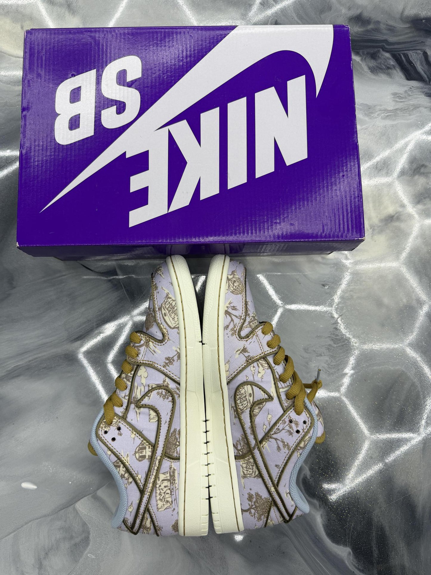 Nike SB Dunk Low City Of Style Used Size 9.5
