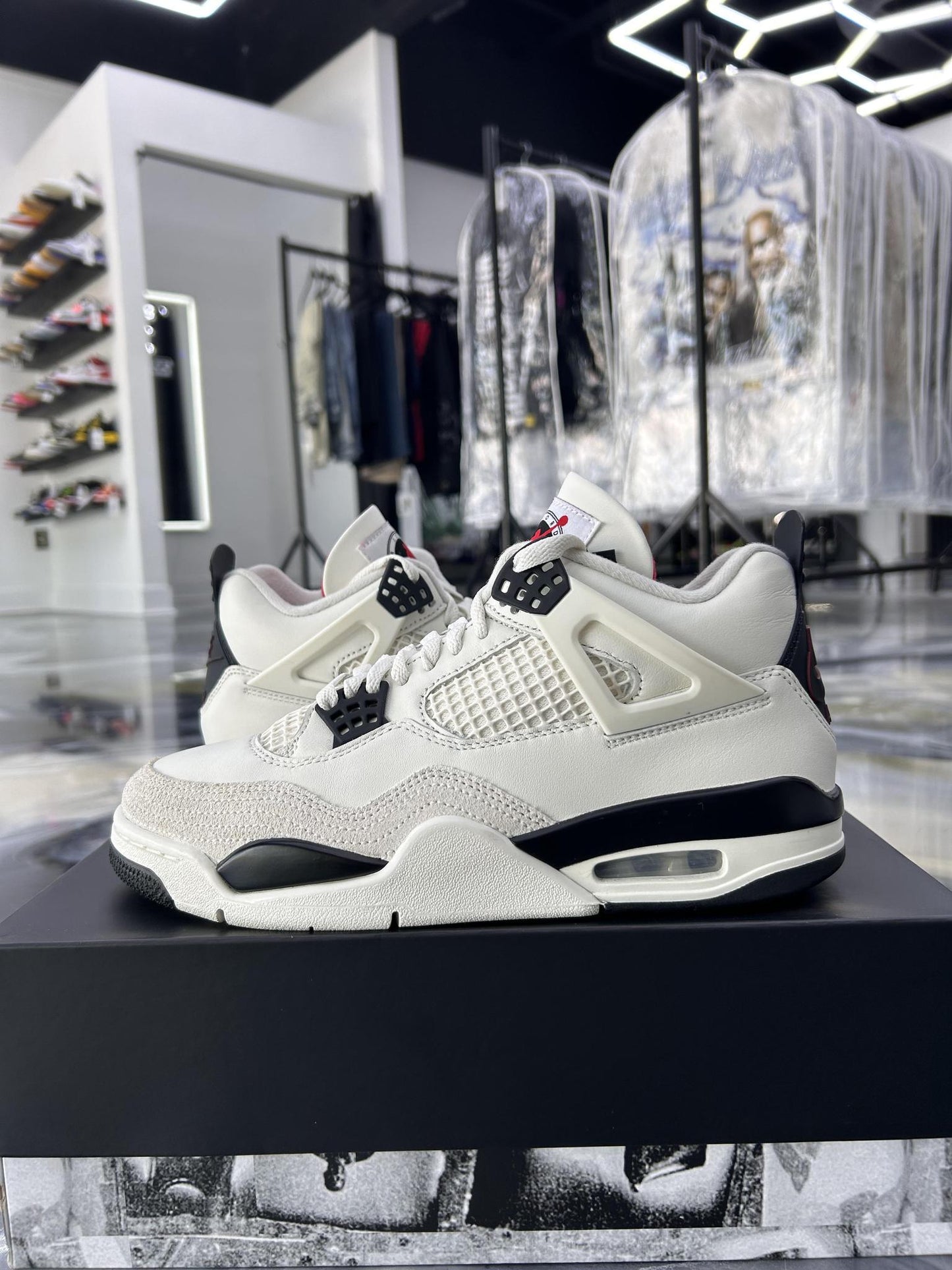 Jordan 4 "Flight Club" Used Size 8.5