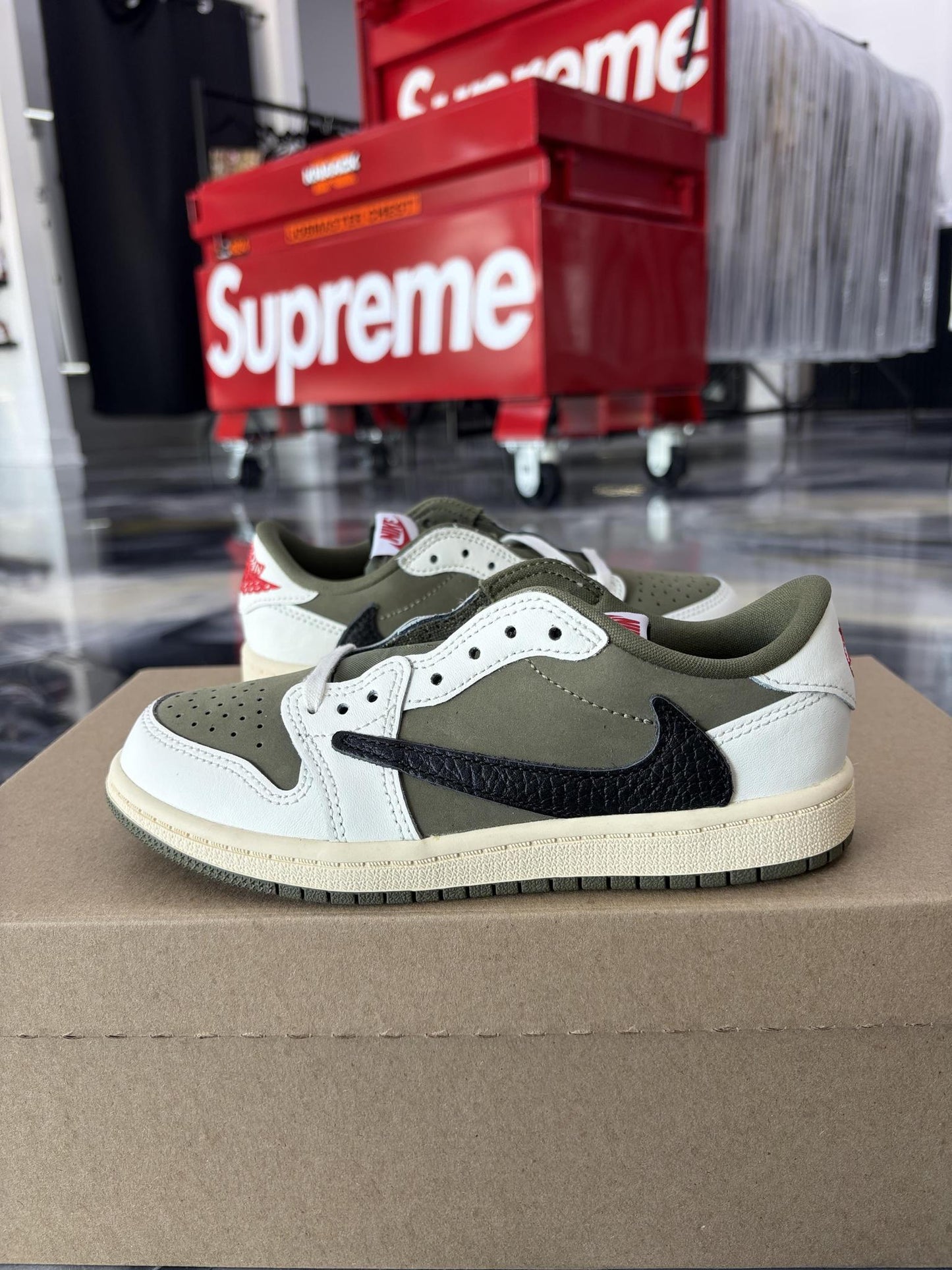 Jordan 1 Low x Travis Scott "Medium Olive" Size 1Y