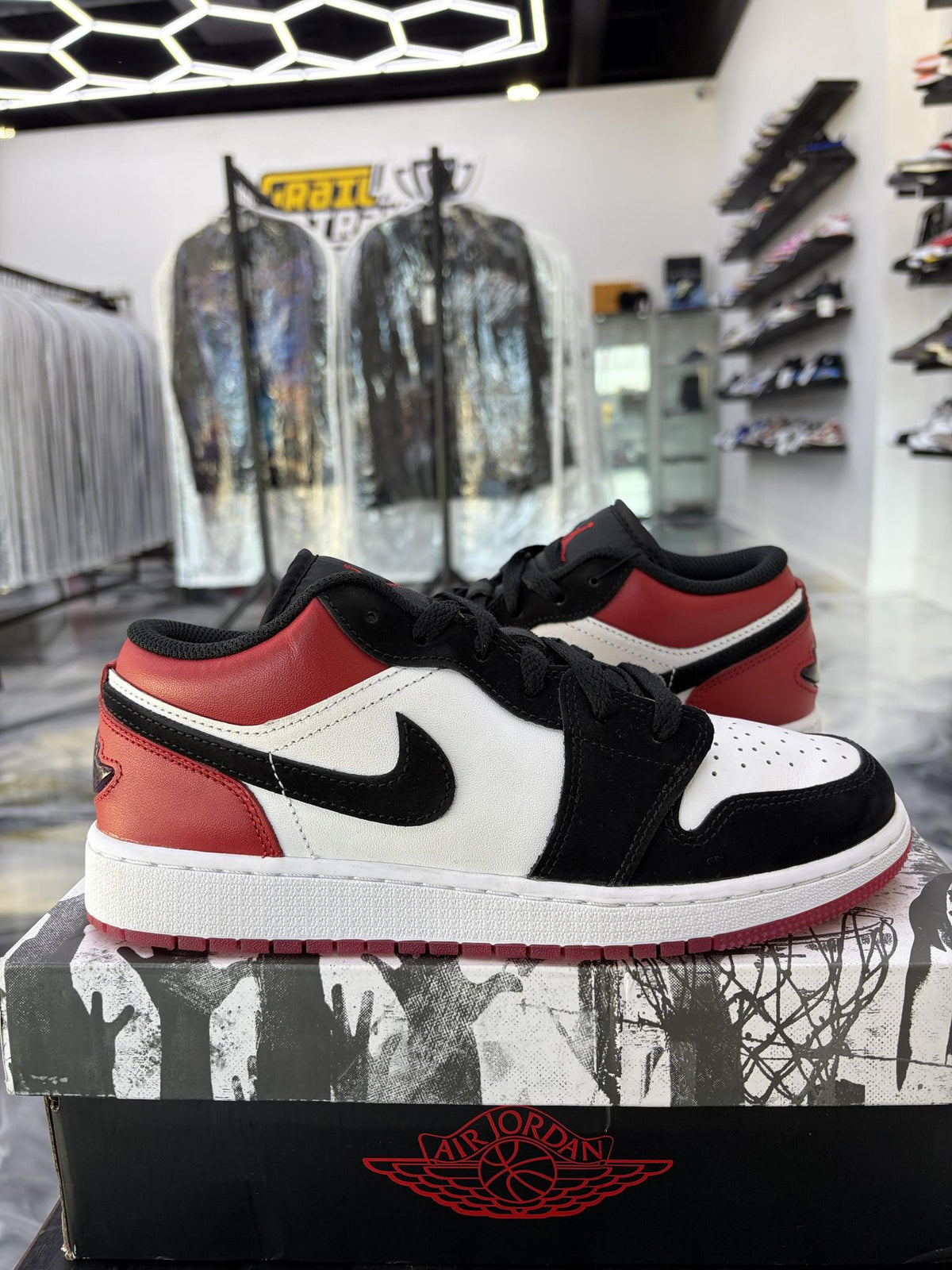 Jordan 1 Low "Black Toe" Used Size 6.5Y/8W