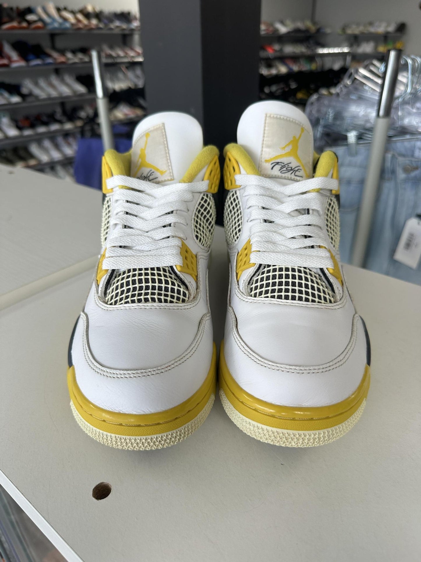 Jordan 4 "Vivid Sulfur" Size 10.5