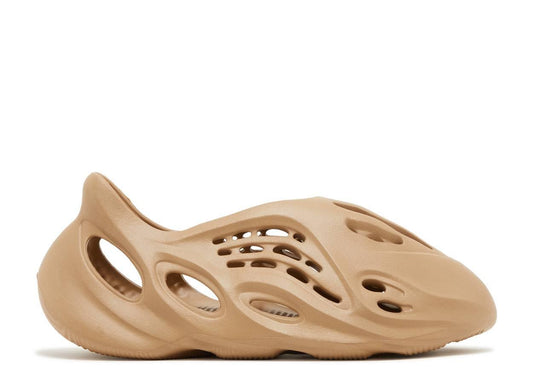 Yeezy Foam RNNR "Clay Taupe"