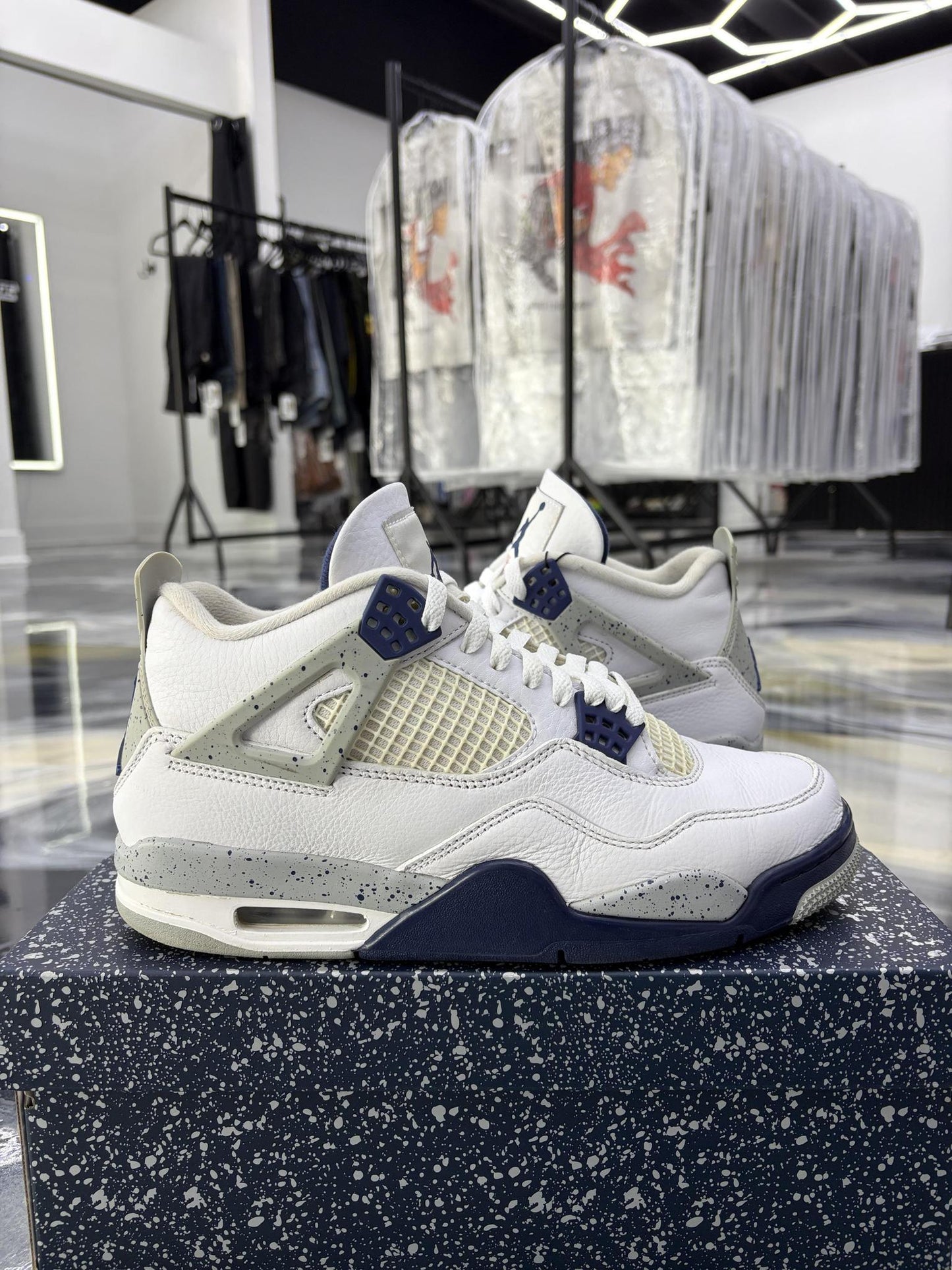 Jordan 4 "Midnight Navy" Used Size 9