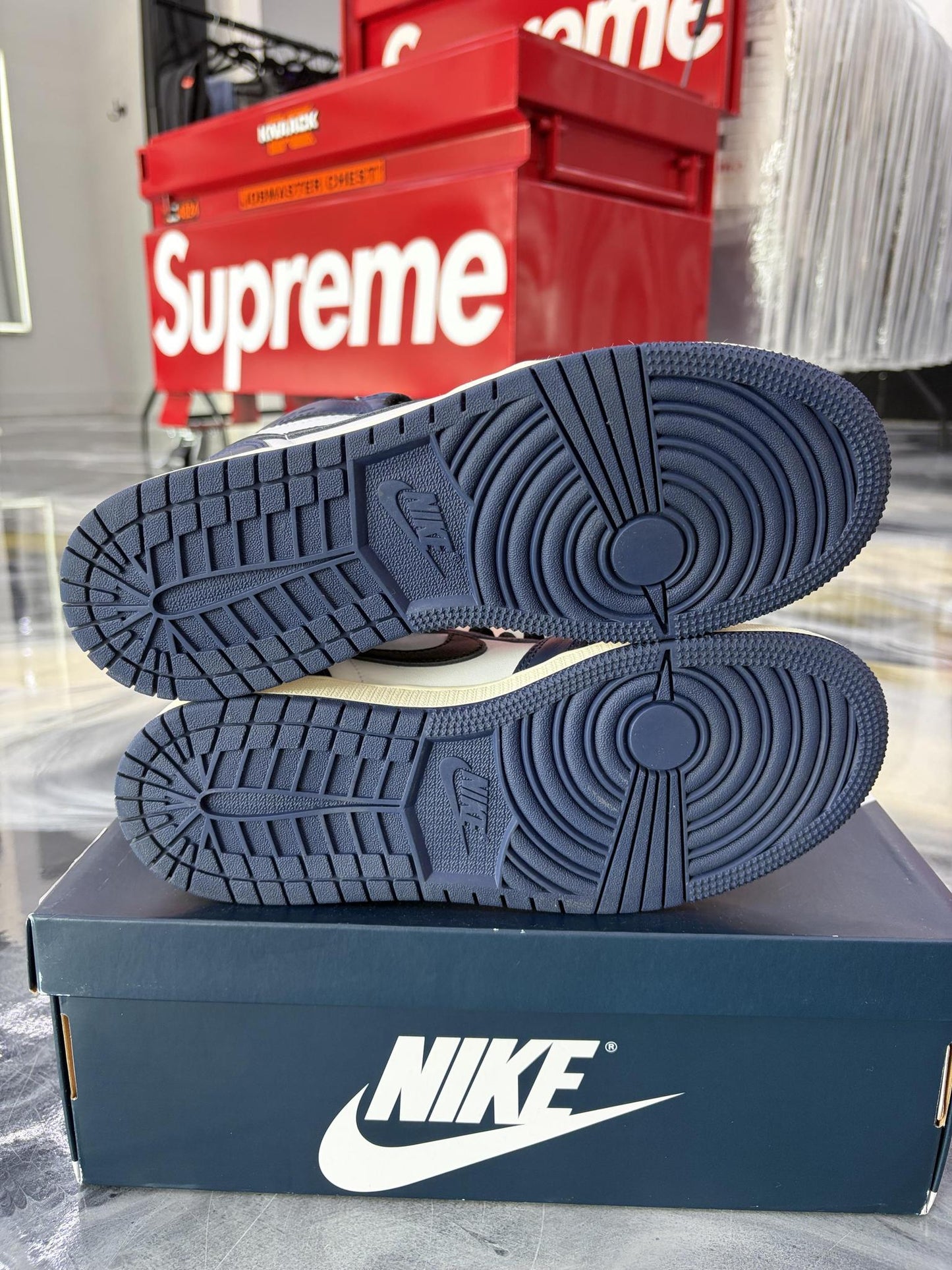 Jordan 1 High "Midnight Navy" Used Size 7Y/8.5W