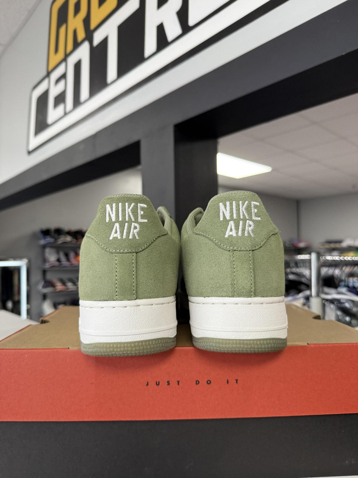 Nike Air Force 1 Low Jewel "Oil" Used Size 11.5