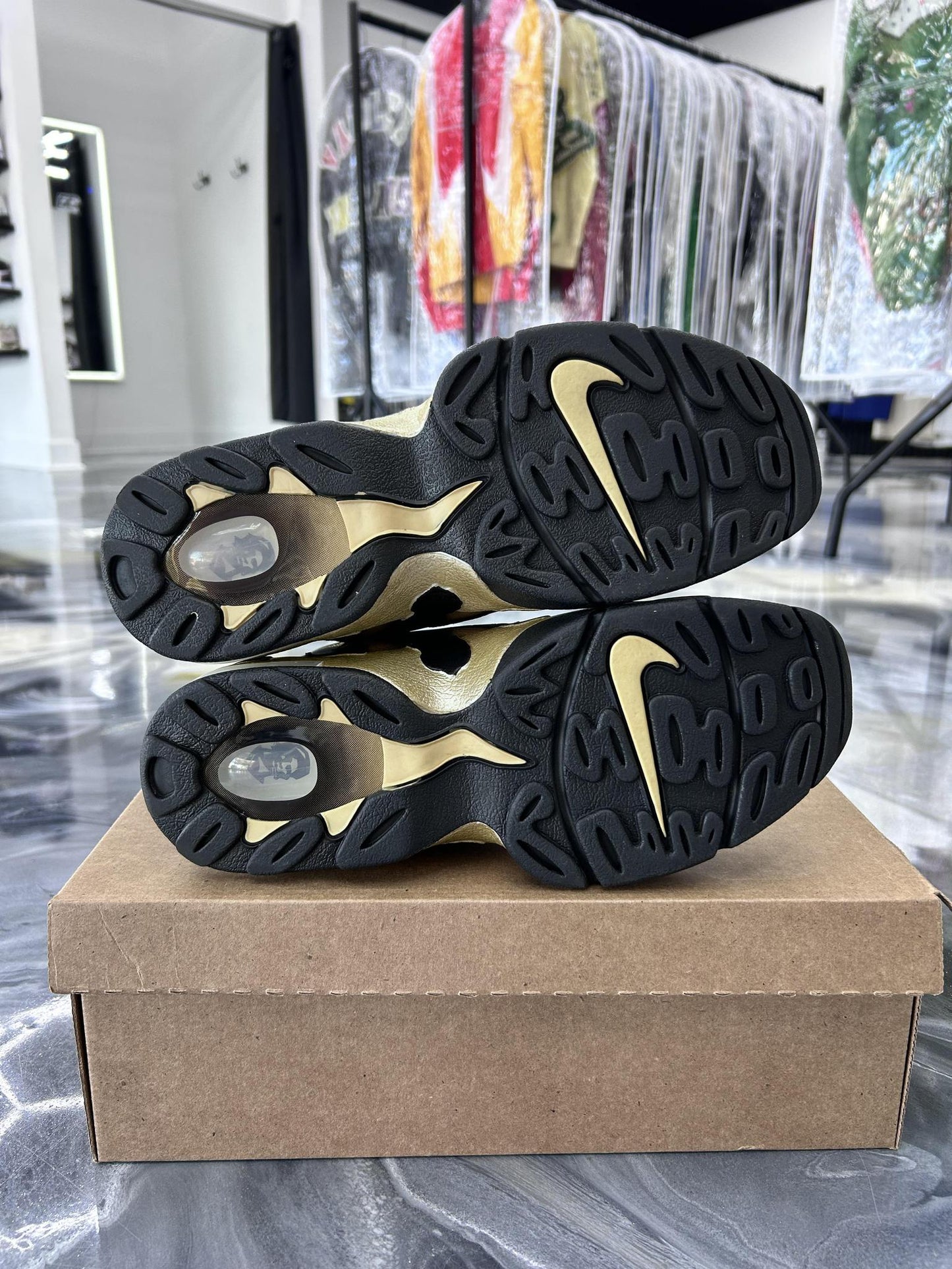 Nike Air DT Max '96 "Black Gold" Used Size 9