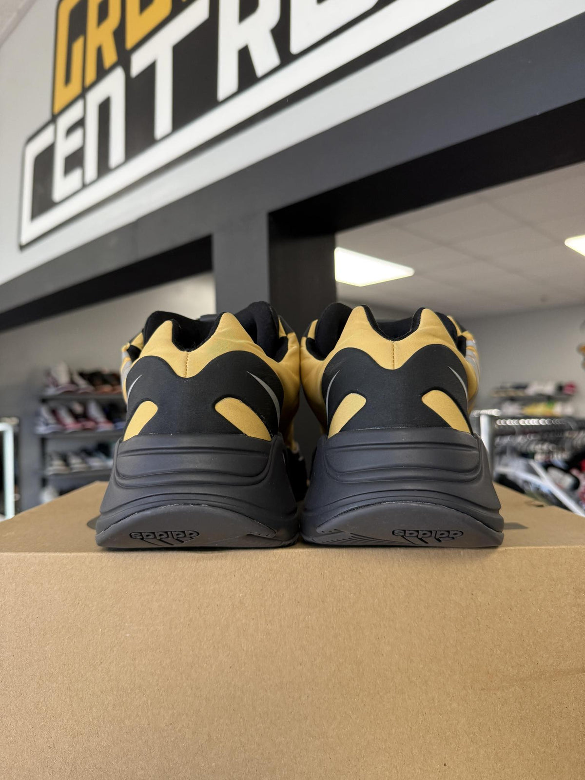 Yeezy 700 MNVN "Honey" Used Size 13