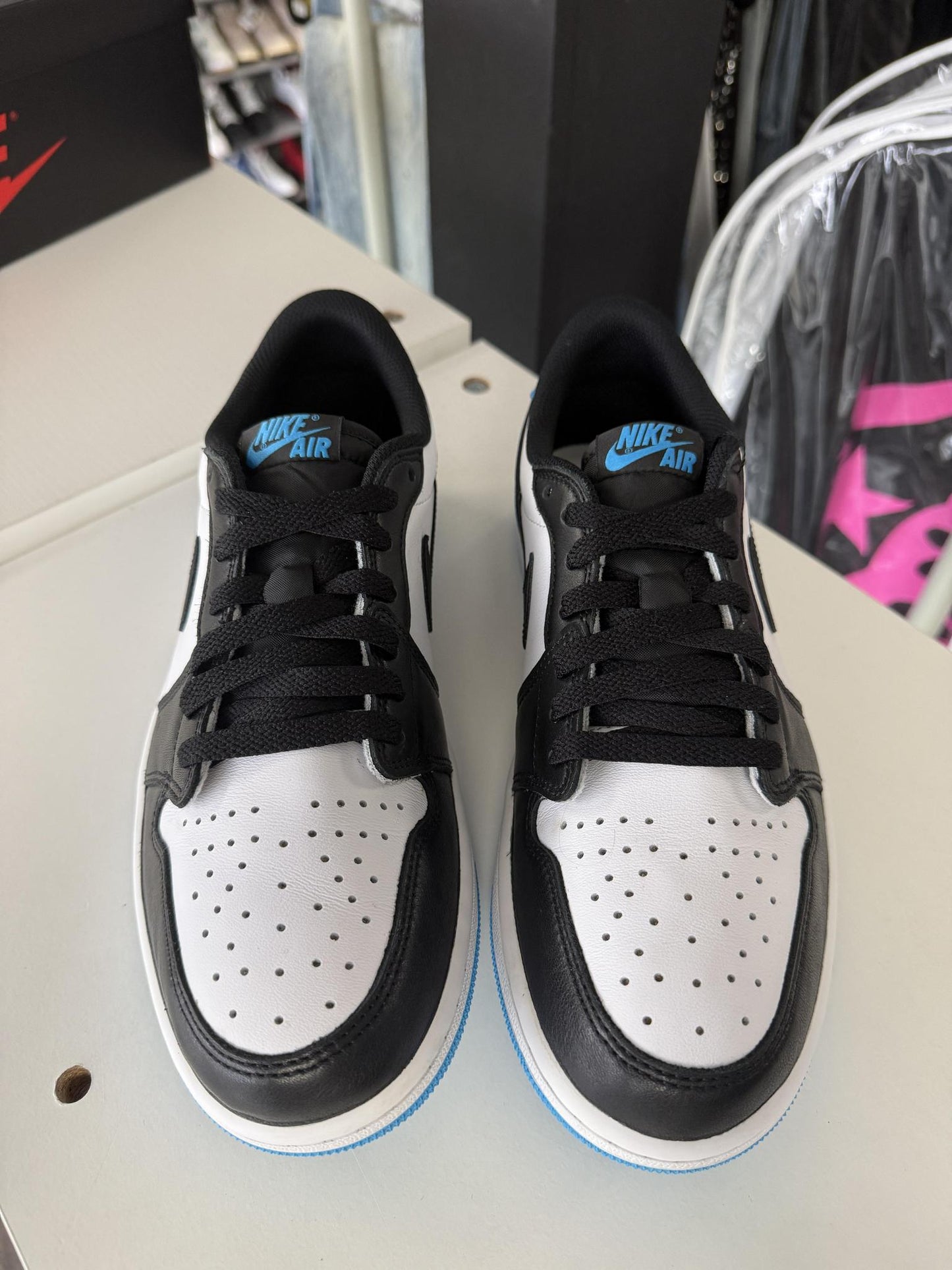 Jordan 1 Low "Powder Blue" Used Size 9.5