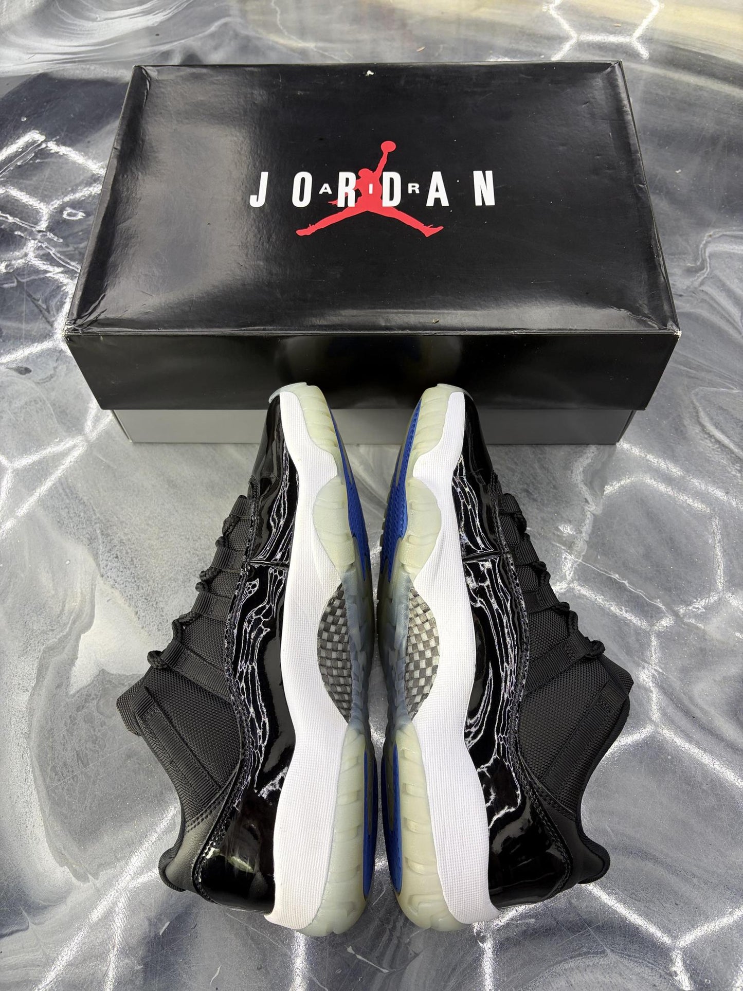 Jordan 11 Low "Space Jam" Used Size 9.5