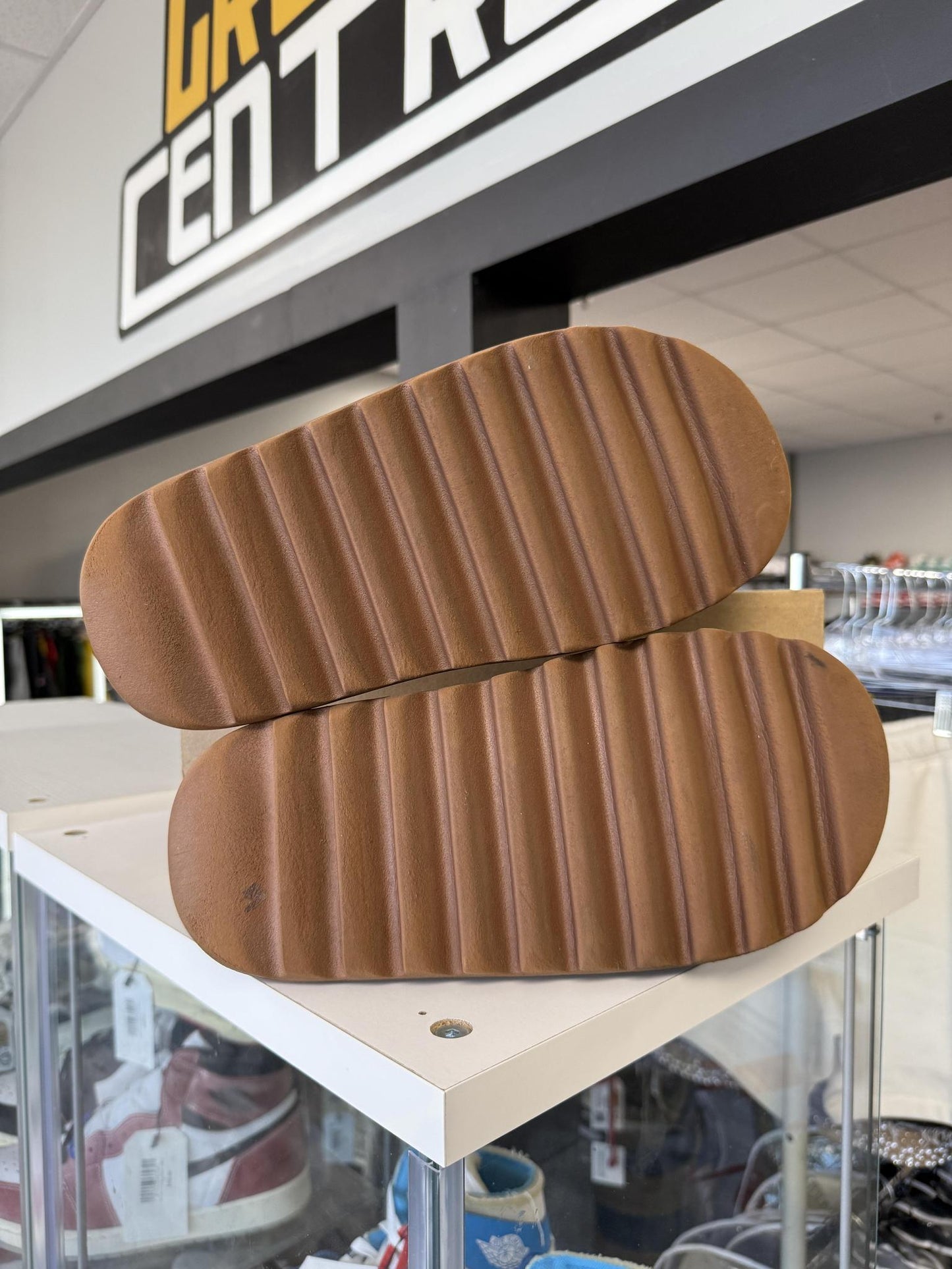 Yeezy Slide "Flax" Used Size 11