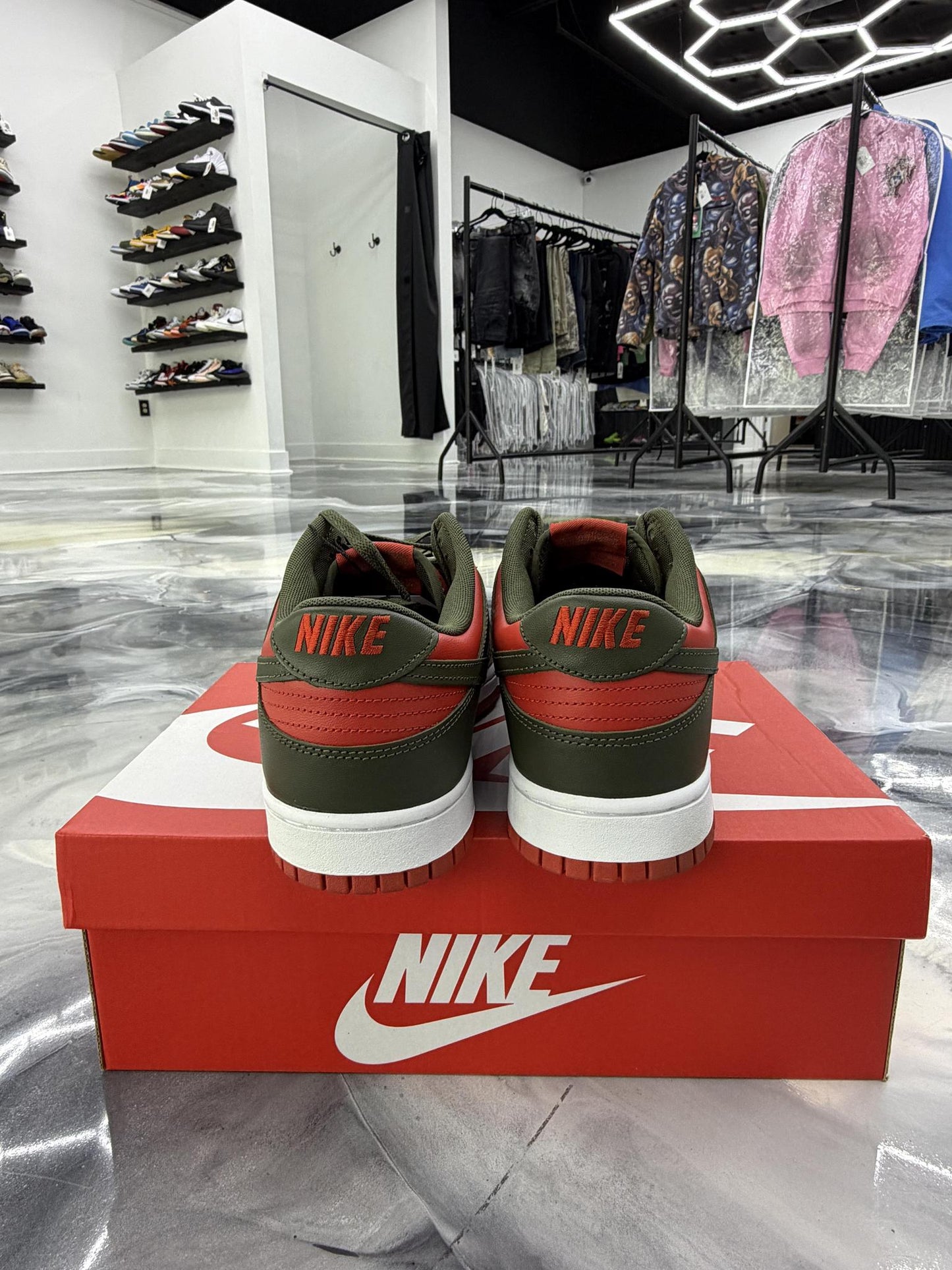 Nike Dunk Low Mystic Red Cargo Used Size 13