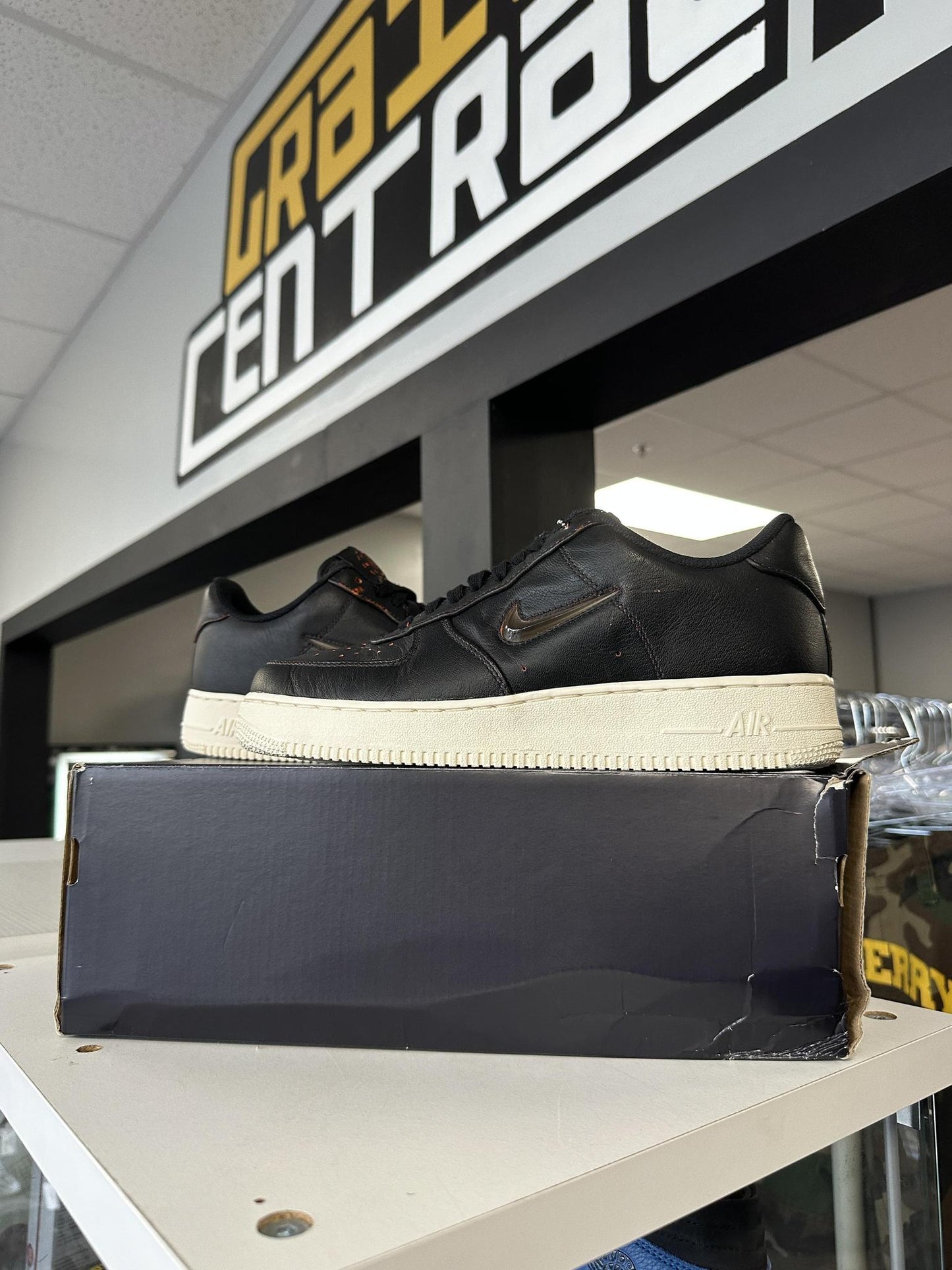 Nike AF1 Low "Rub Away Black" Used Size 9